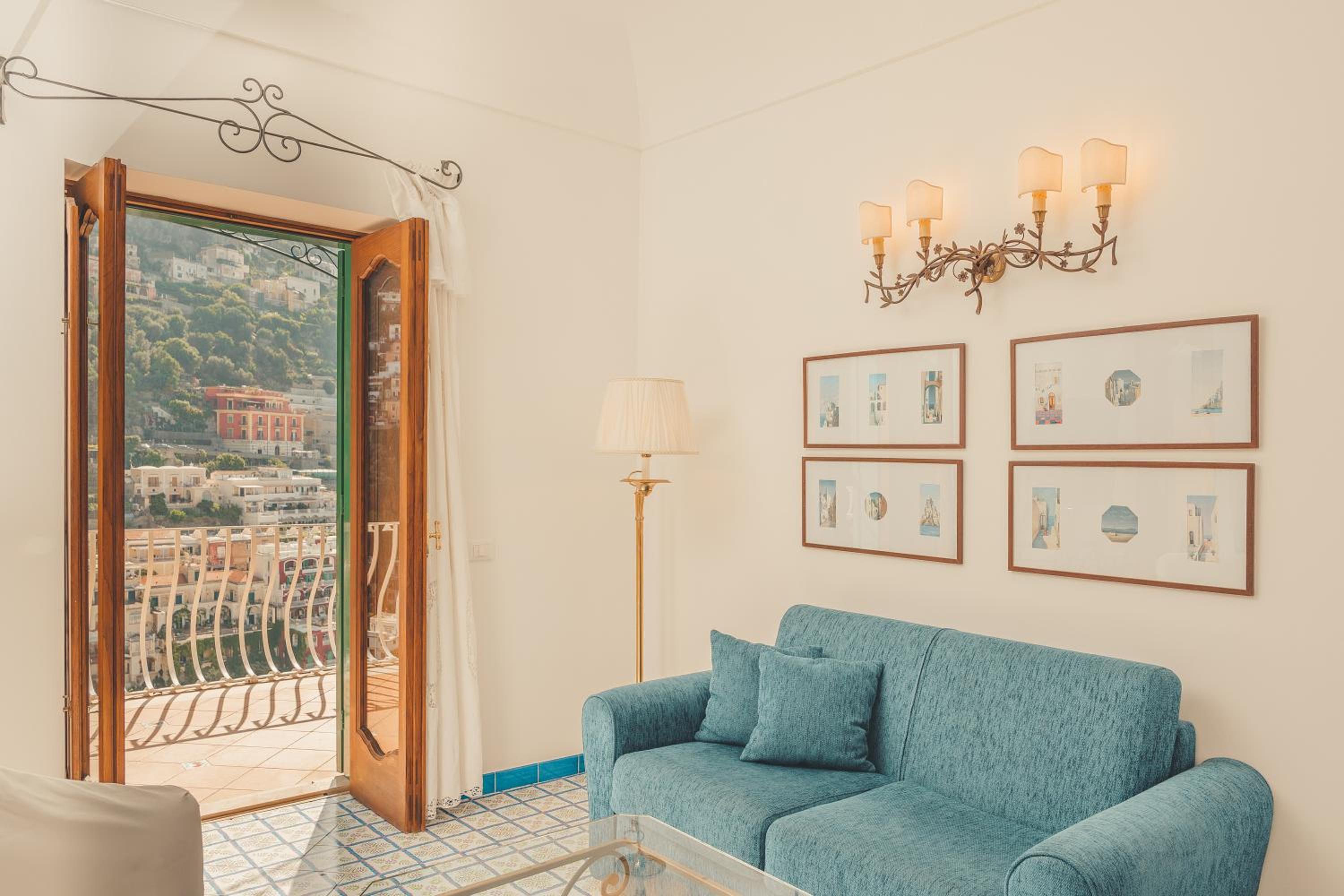 Deluxe Junior Suite - Photo 1