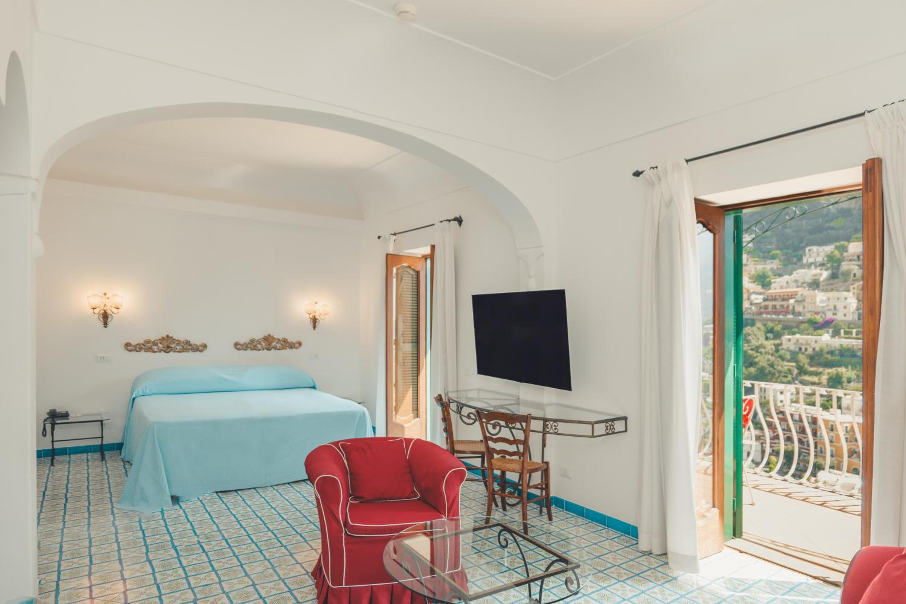 Deluxe Junior Suite - Photo 3