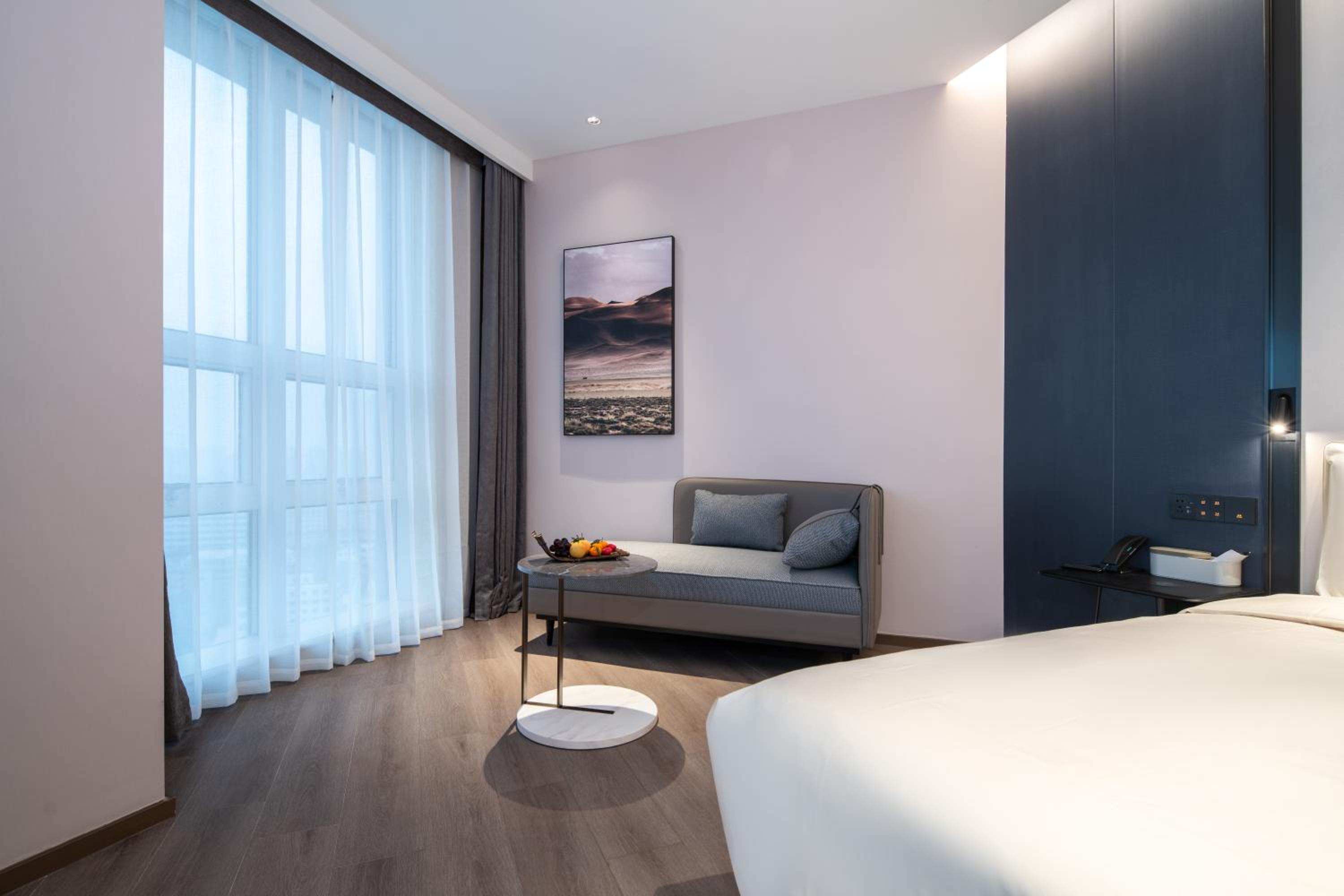 Elegant Double Room photo 3