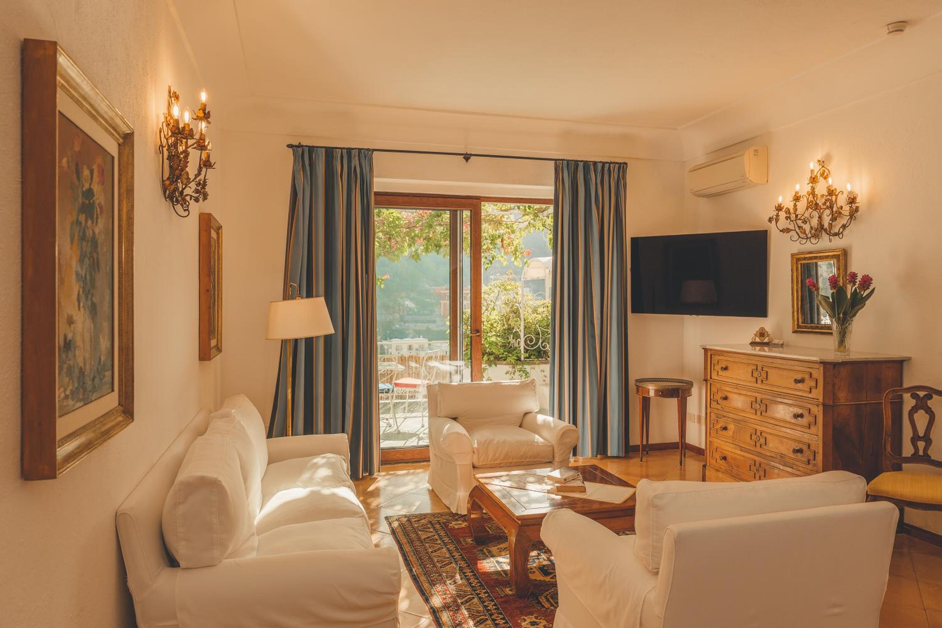 Junior Suite with Terrace - Photo 5