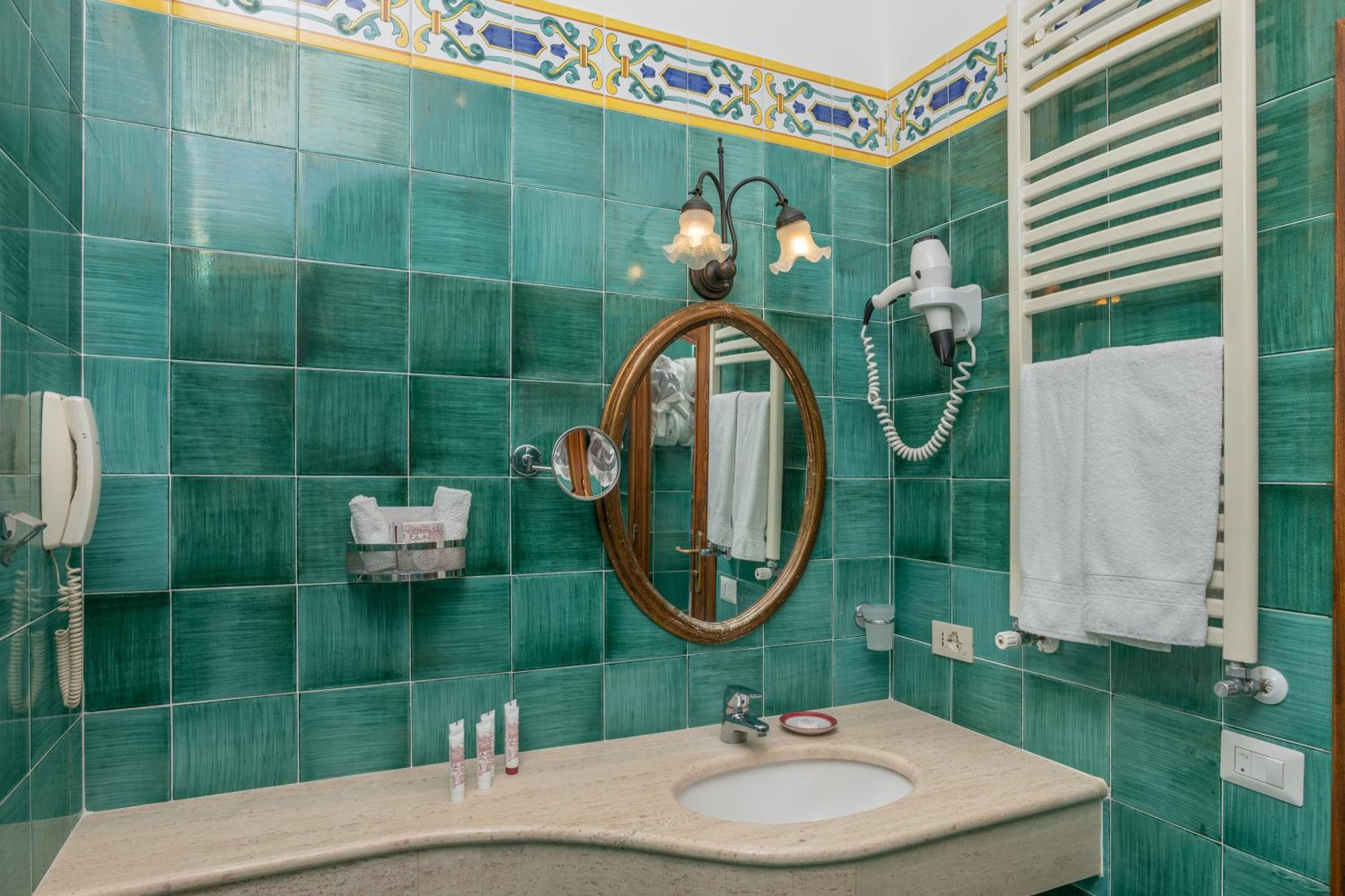 Superior Double or Twin Room with Sea View - Photo 8