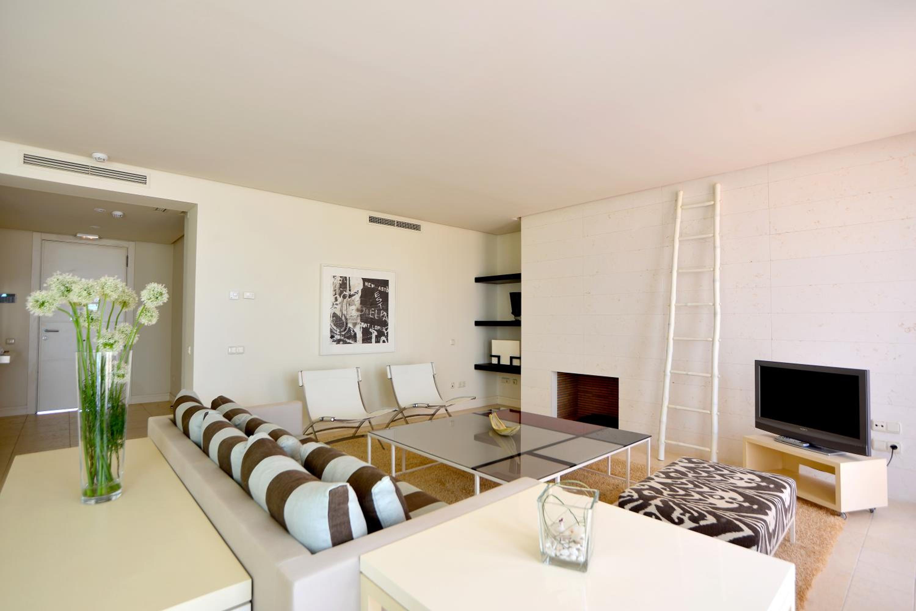 Apartamento de lujo de tres habitaciones con piscina privada