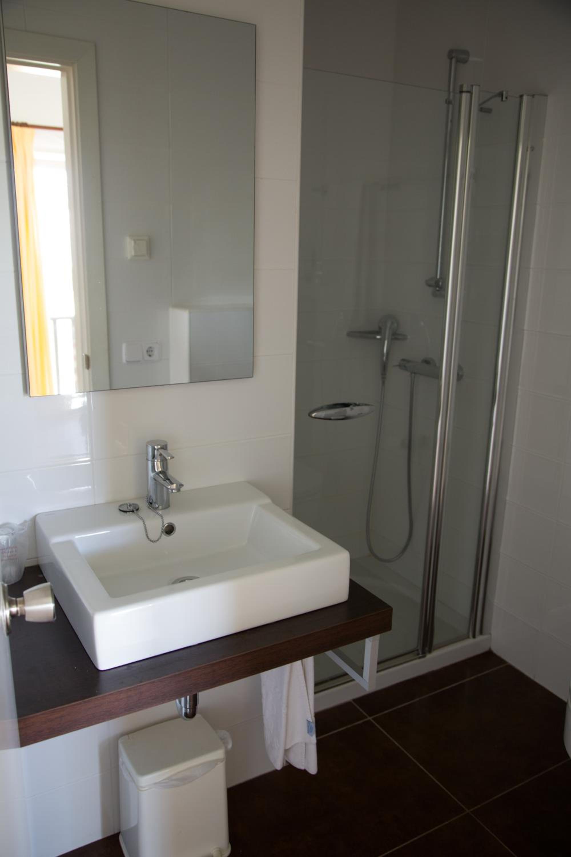 Superior Apartment thumbnail 5