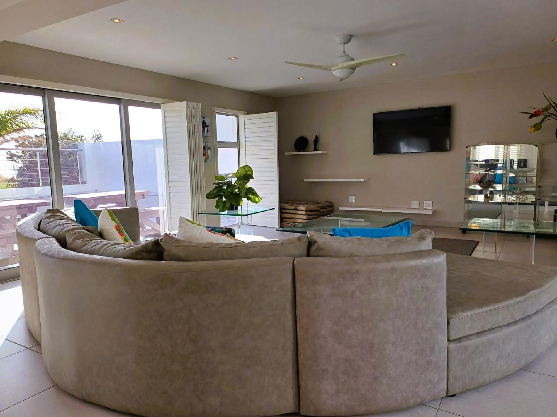 Villa photo 2