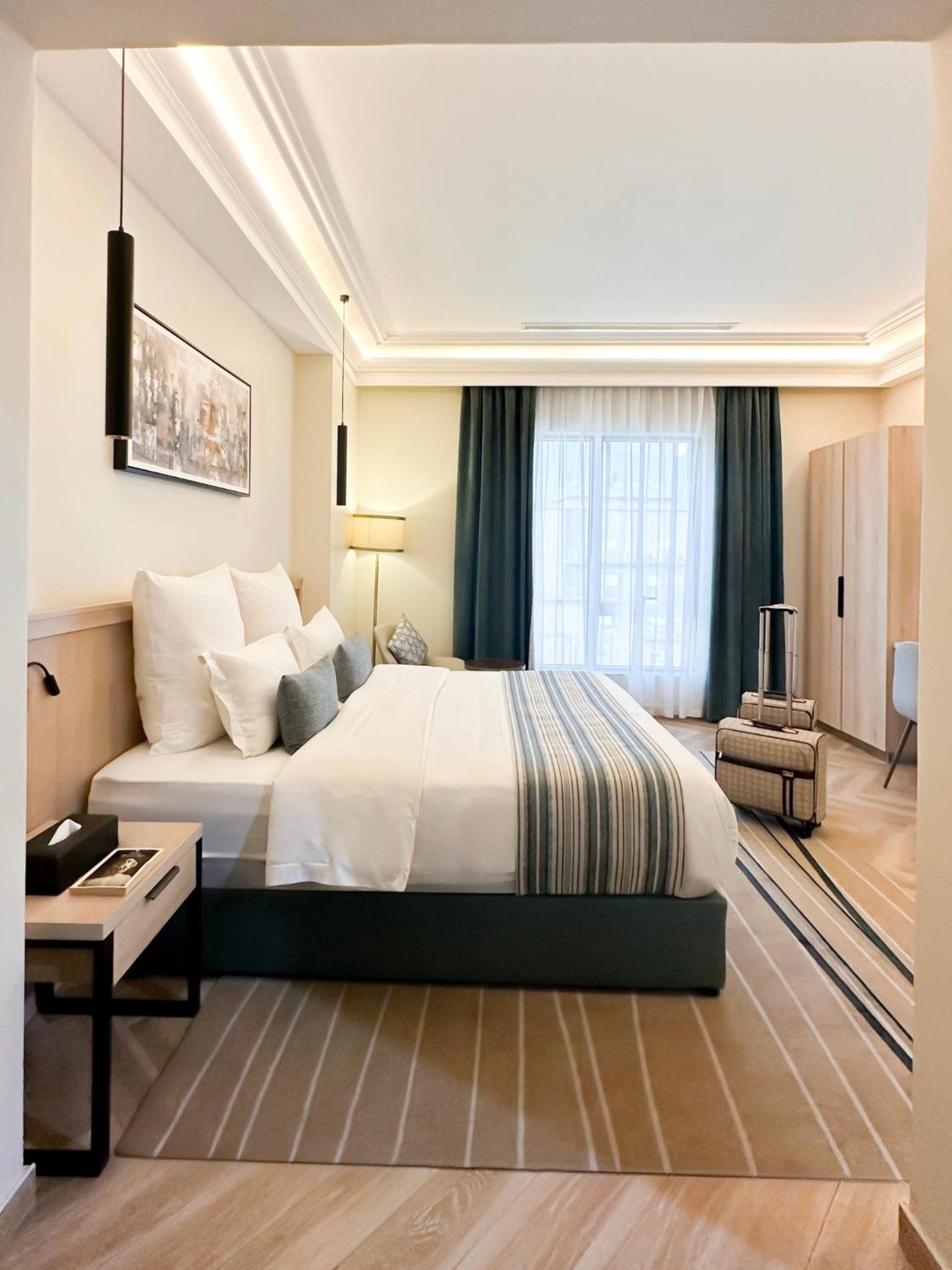Standard King Room - Photo 1