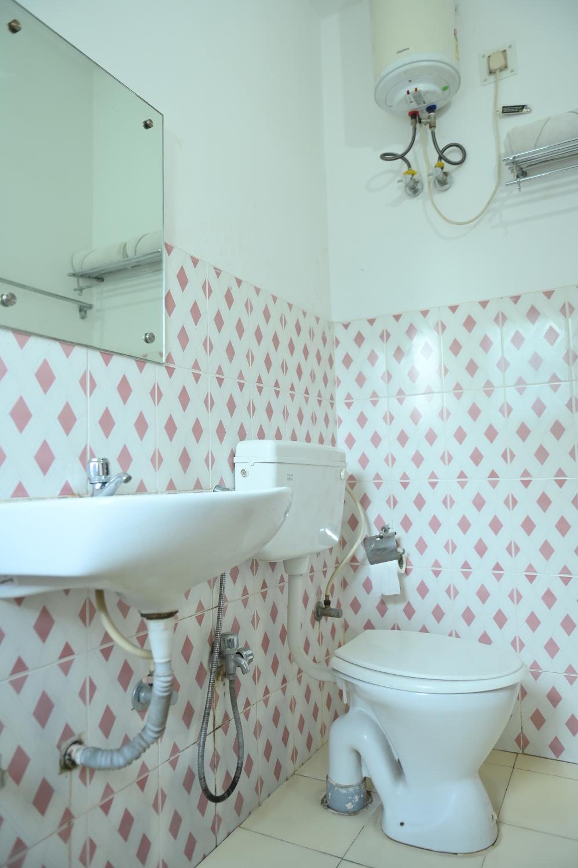 Economy Double Room - Photo 22