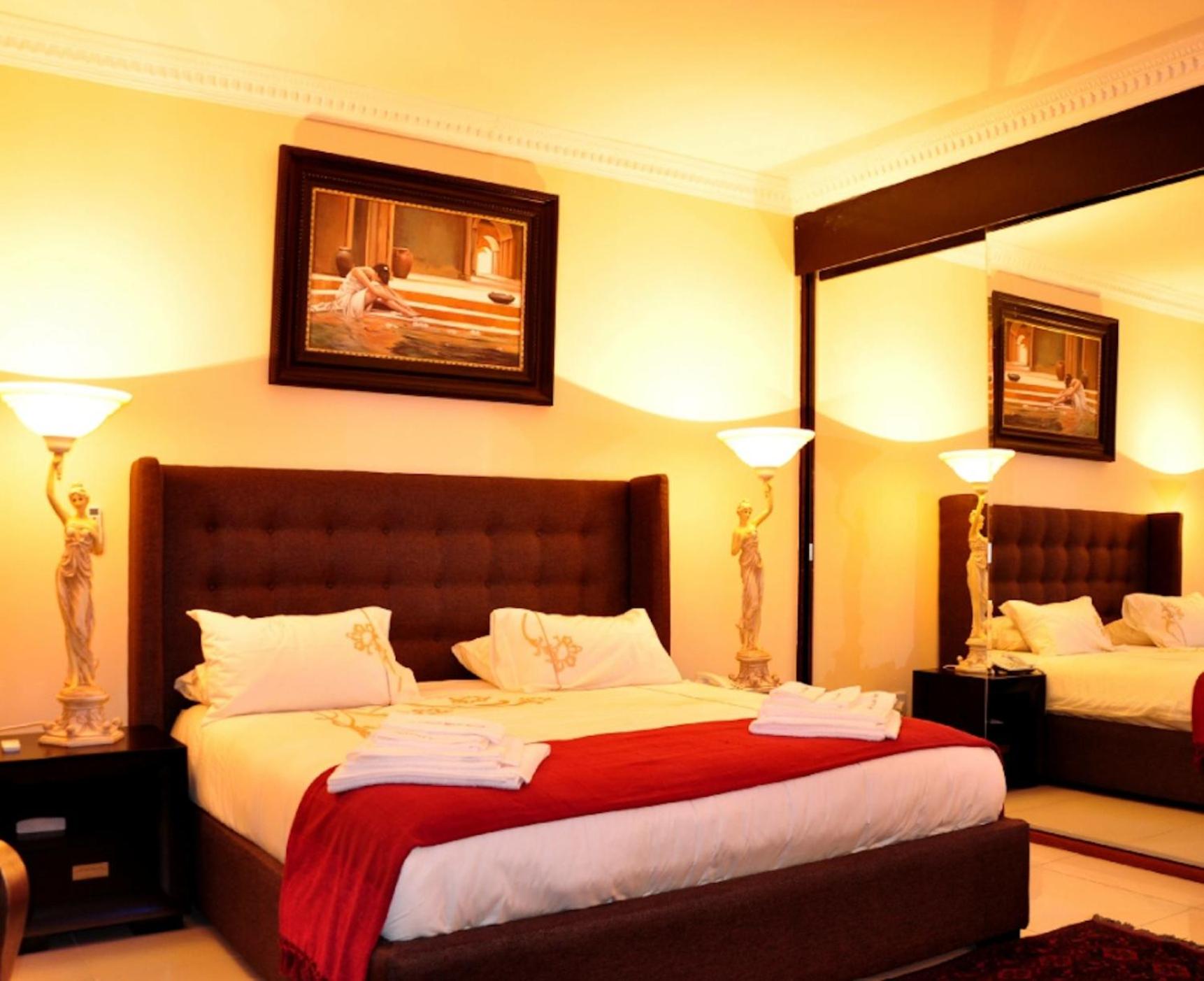 Deluxe Queen Room - Photo 1