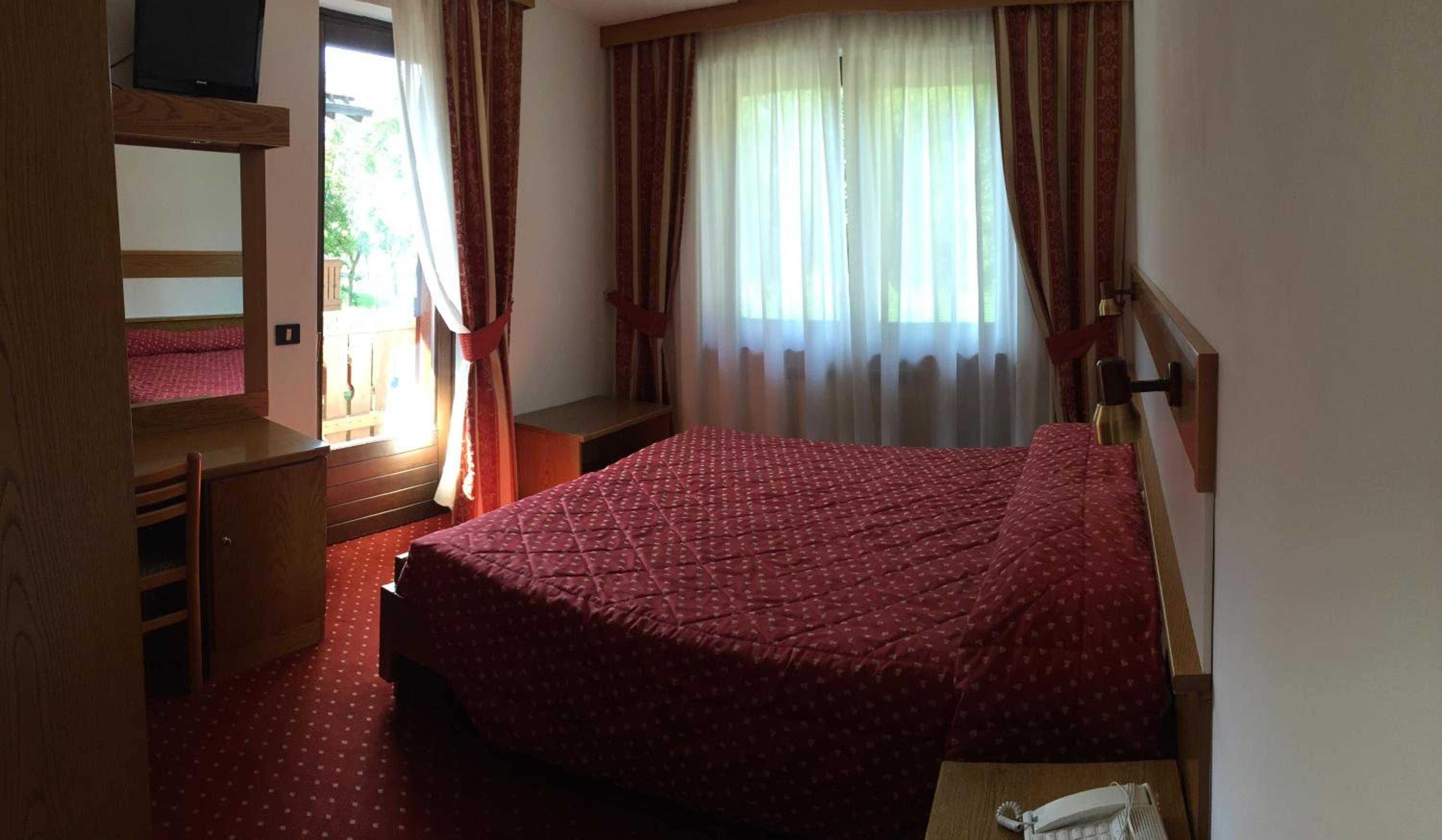 Double or Twin Room - Photo 2