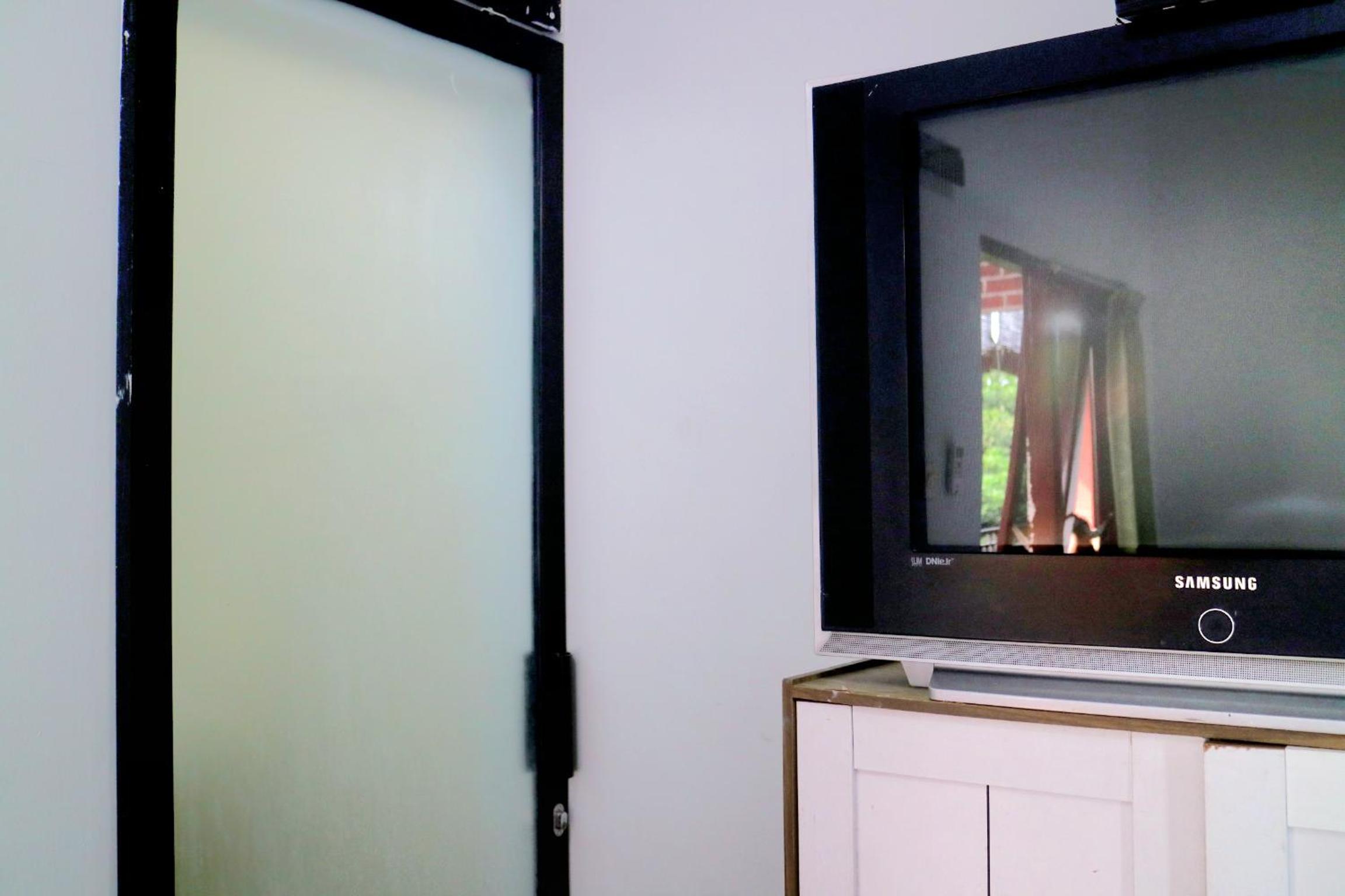 Budget Double Room - Photo 7