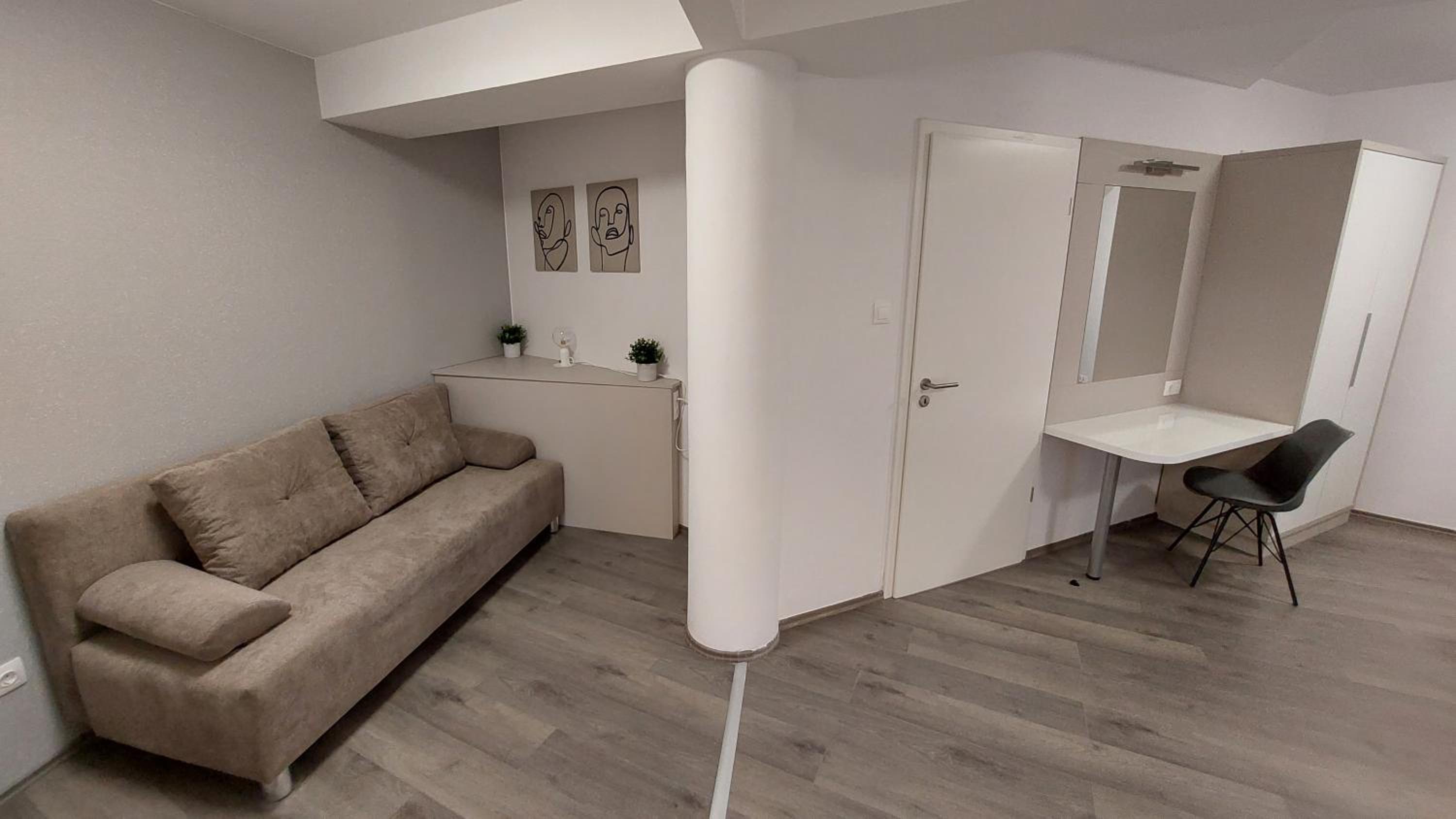Deluxe Family Room - Photo 4