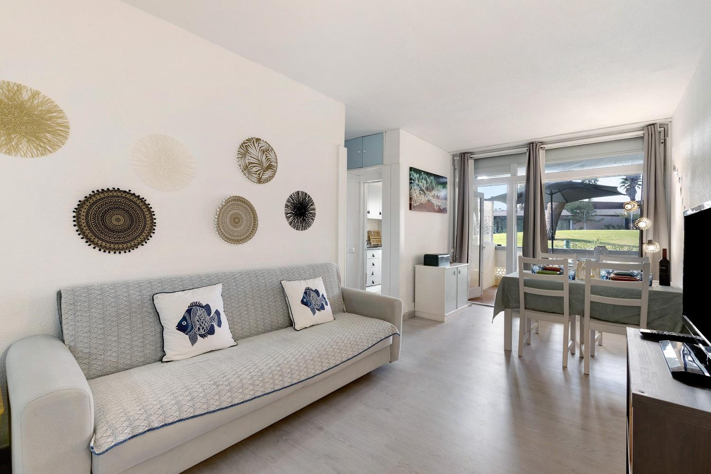 Two-Bedroom Deluxe Apartment with Garden View