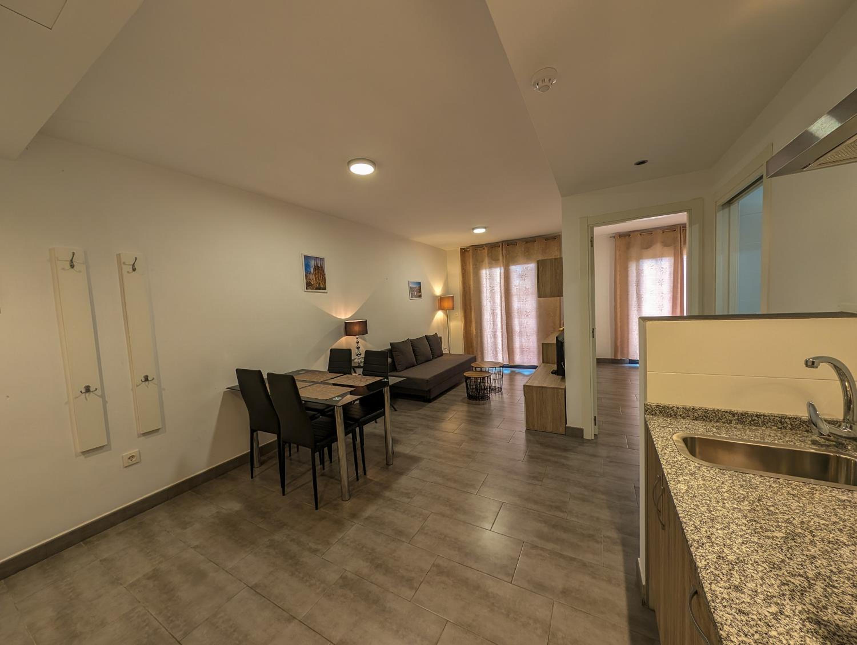 Apartment with Balcony - Photo 9