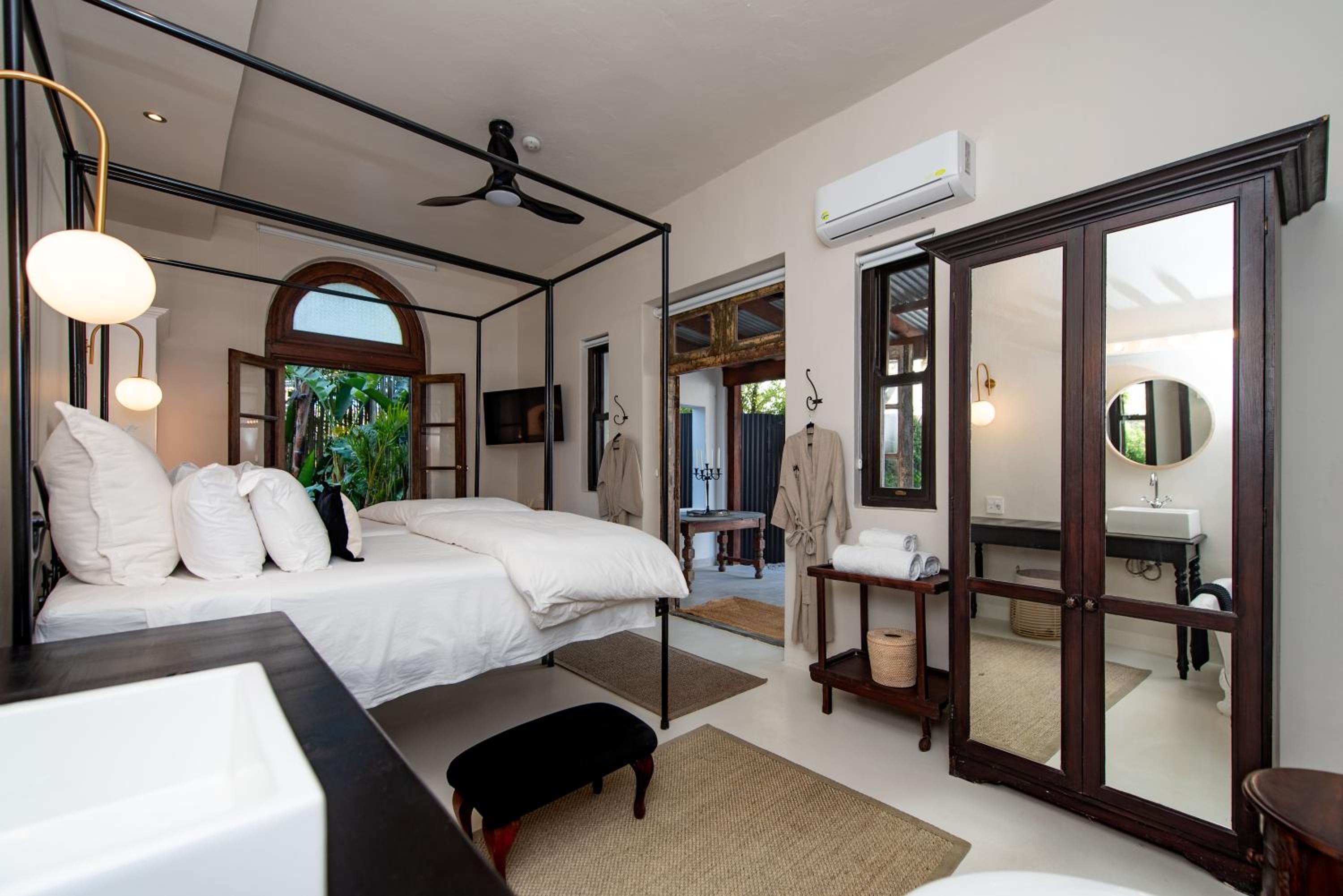 Twin Room with Garden View - Photo 1