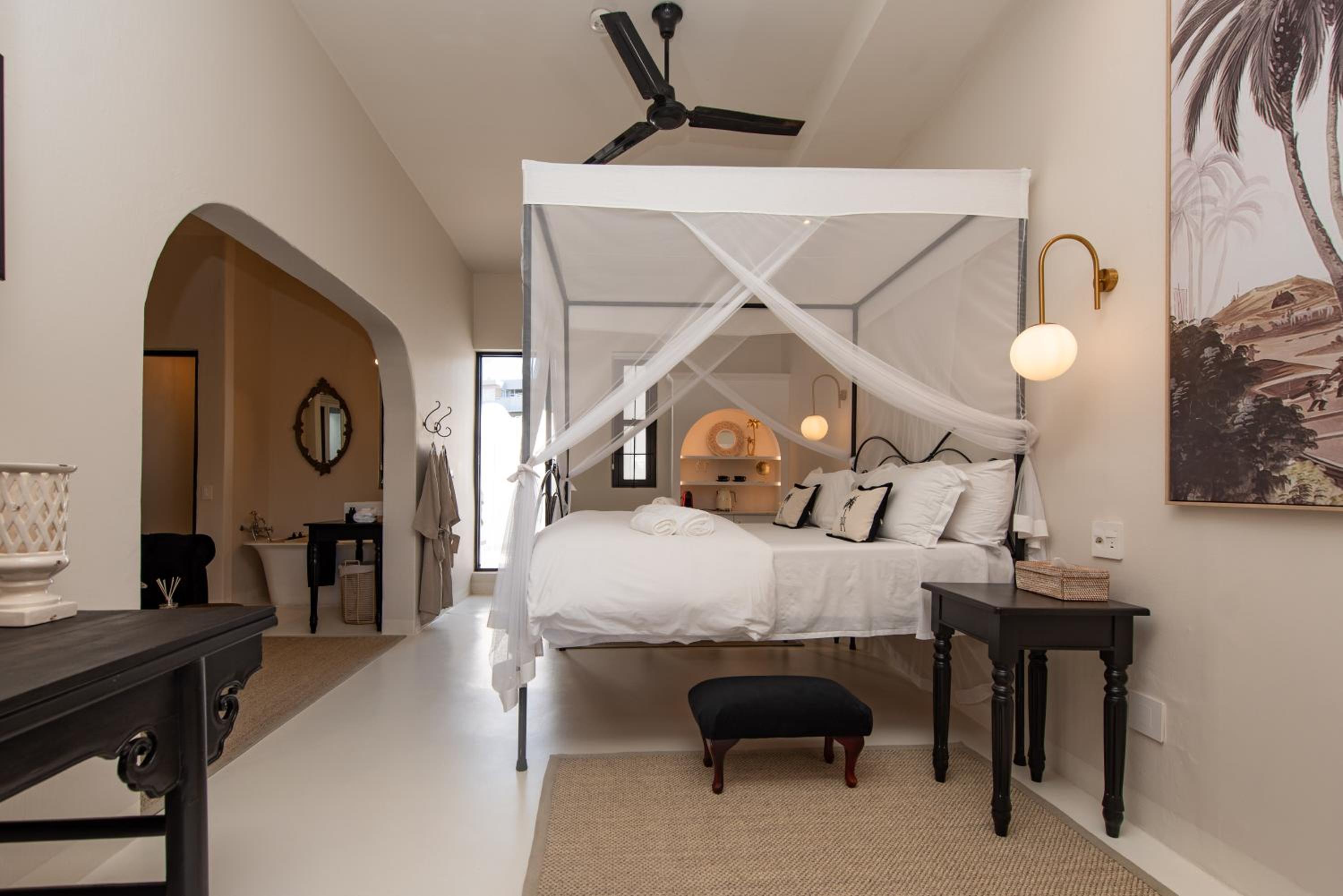 King Suite with Pool View photo 1