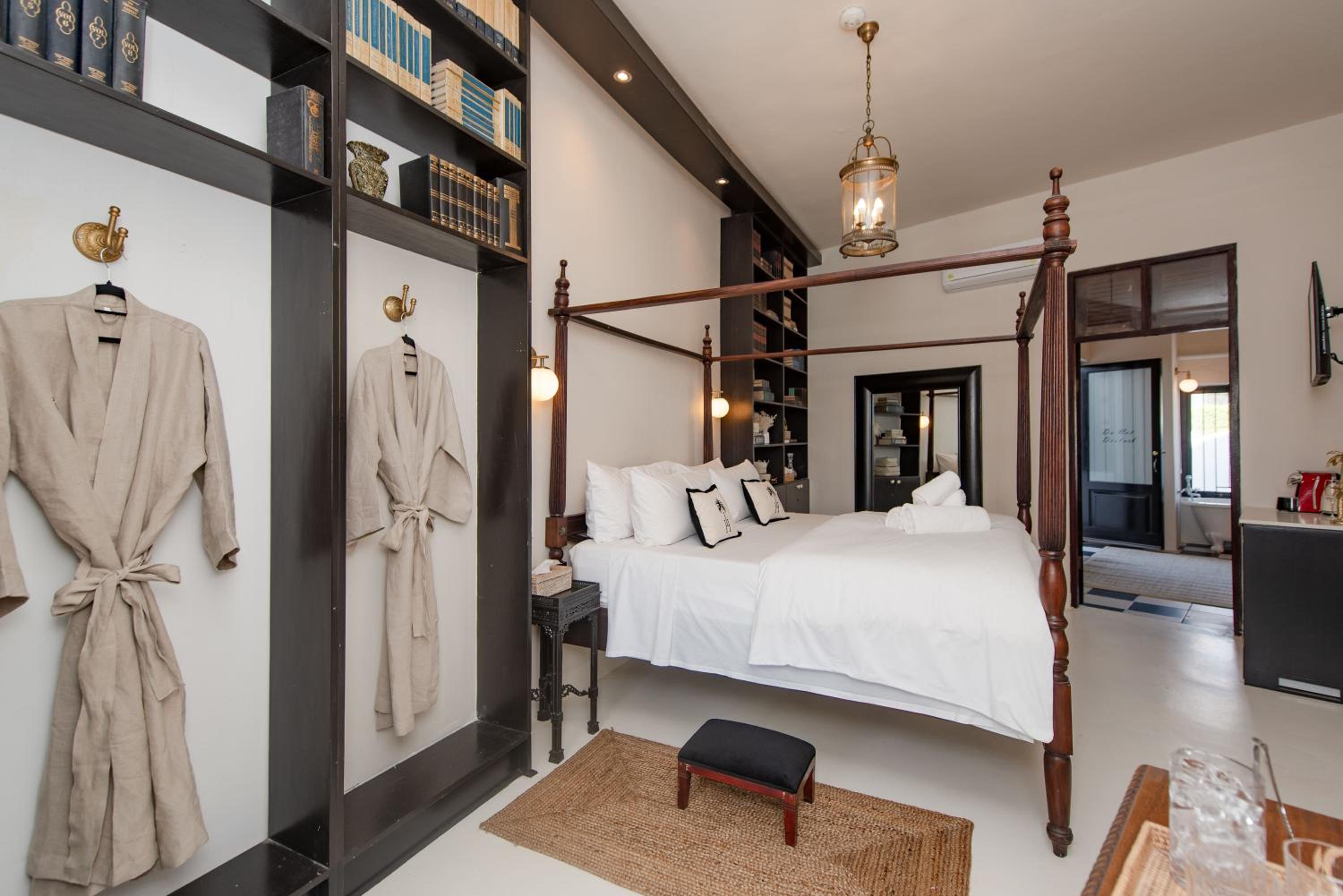 King Suite with Pool View - Photo 1
