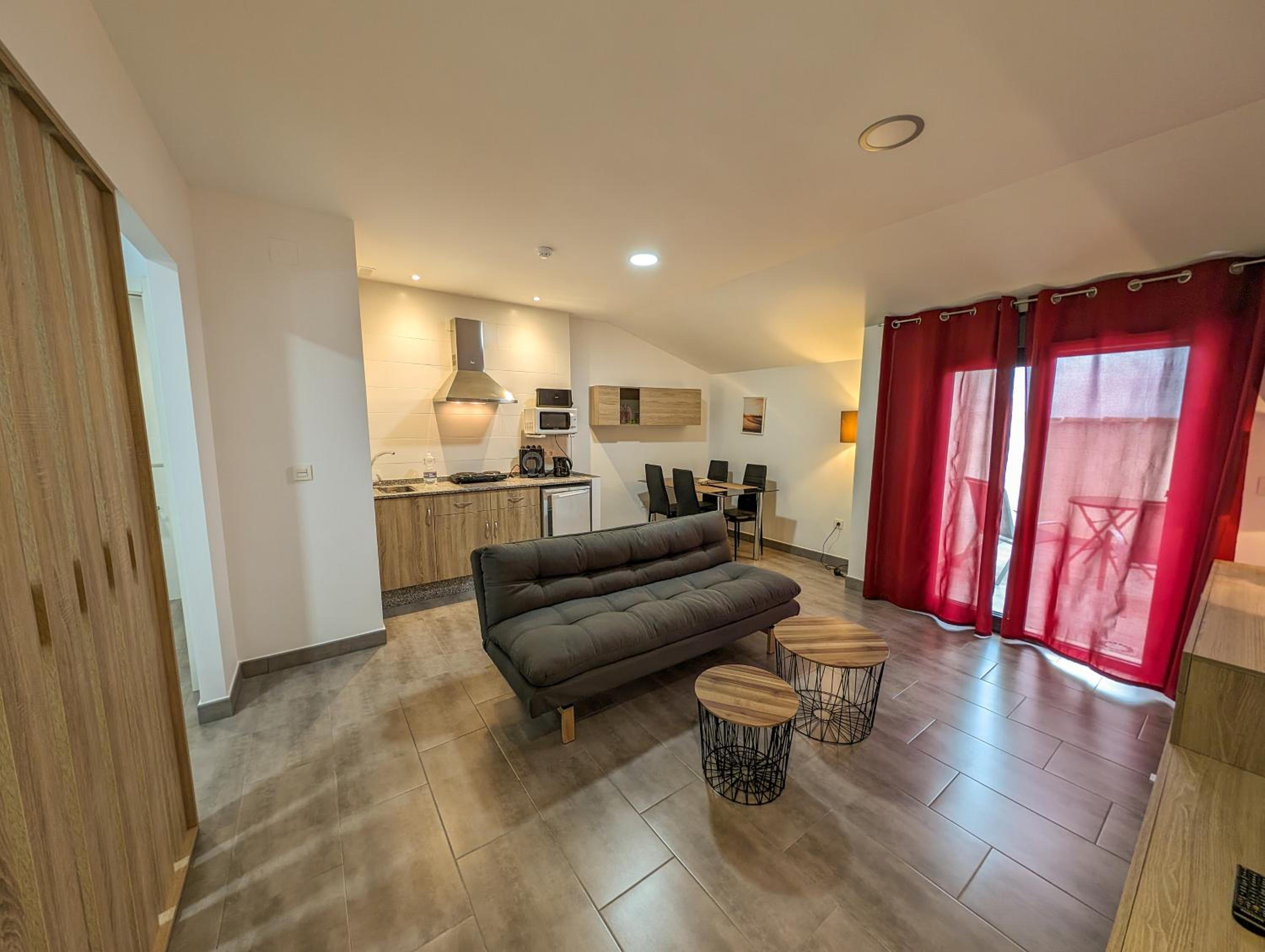 Studio Apartment - Photo 1
