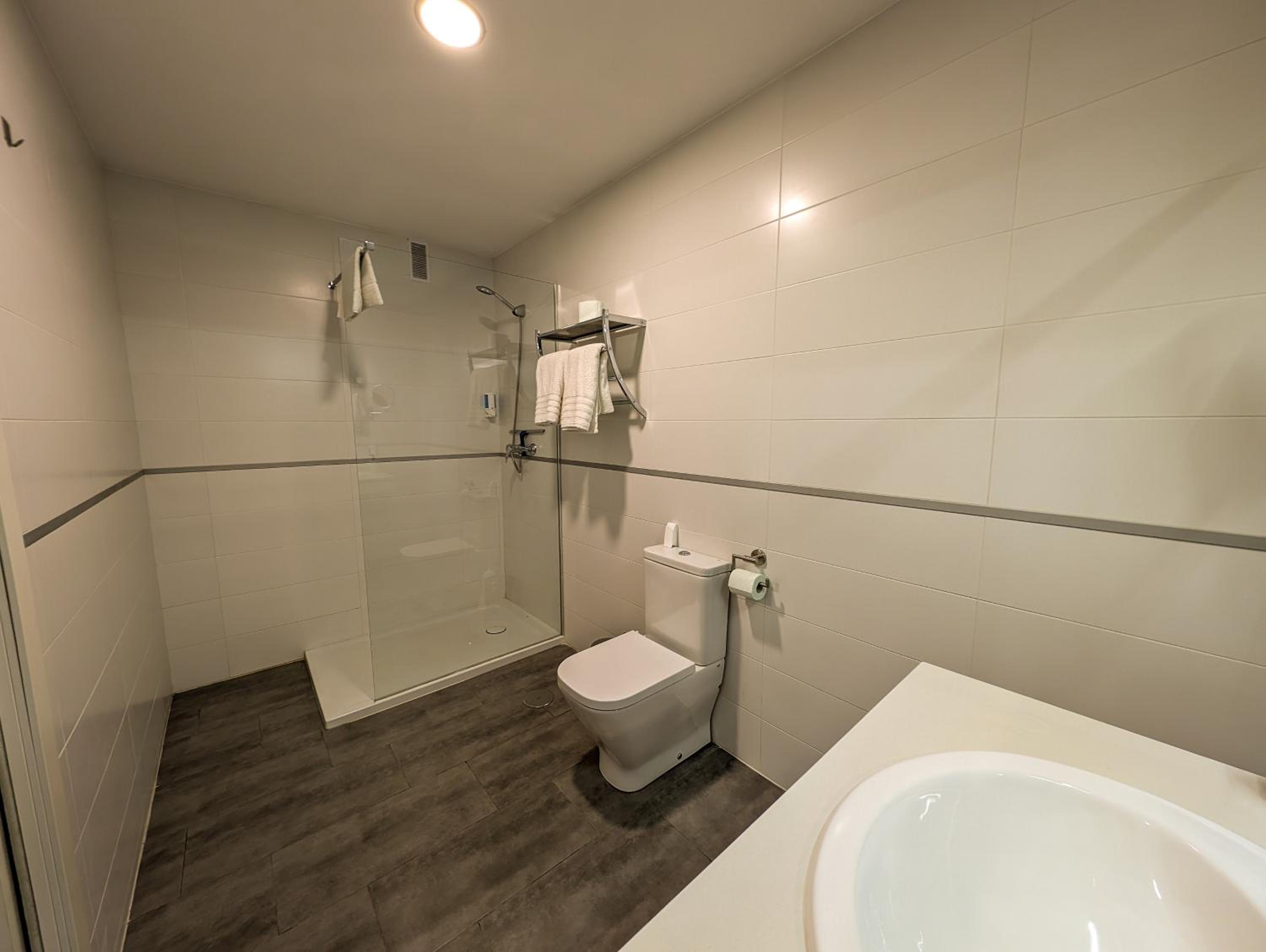 Studio Apartment - Photo 4