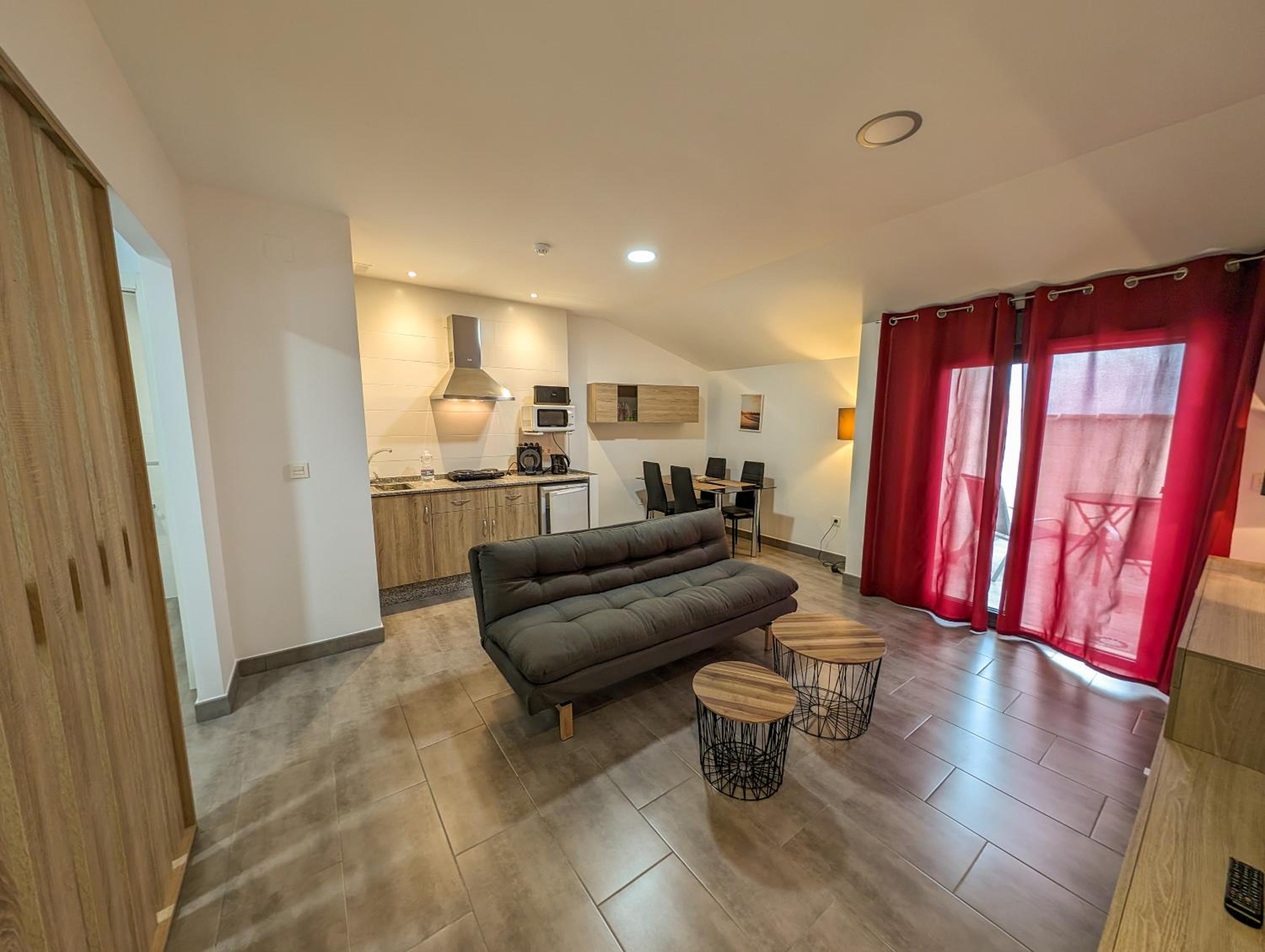 Studio Apartment - Photo 3