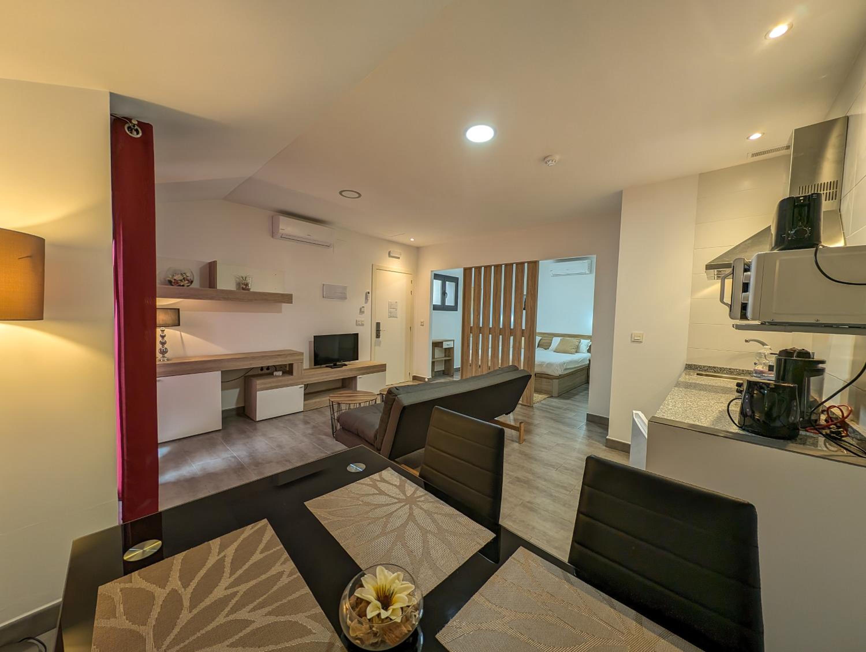 Studio Apartment - Photo 9