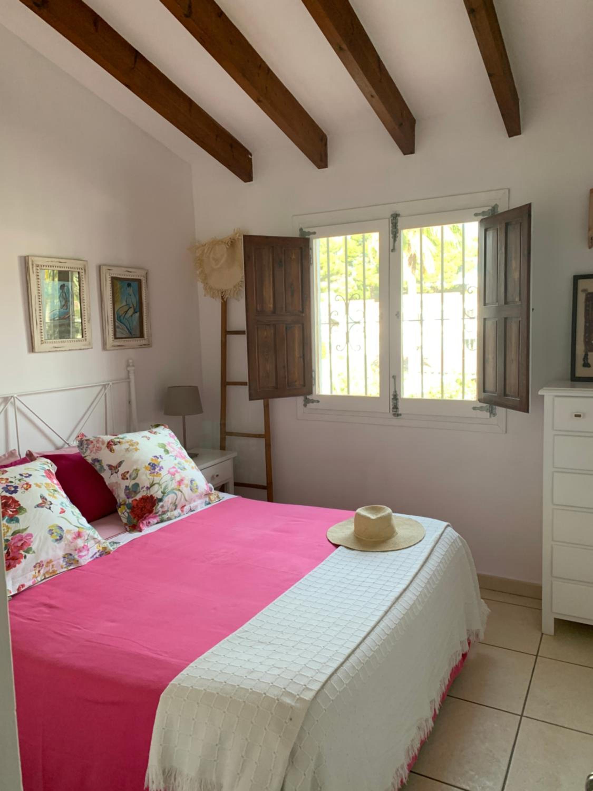 Two-Bedroom House photo 3