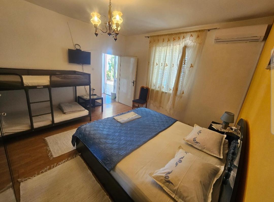 One-Bedroom Apartment with Sea View and Terrace photo 1