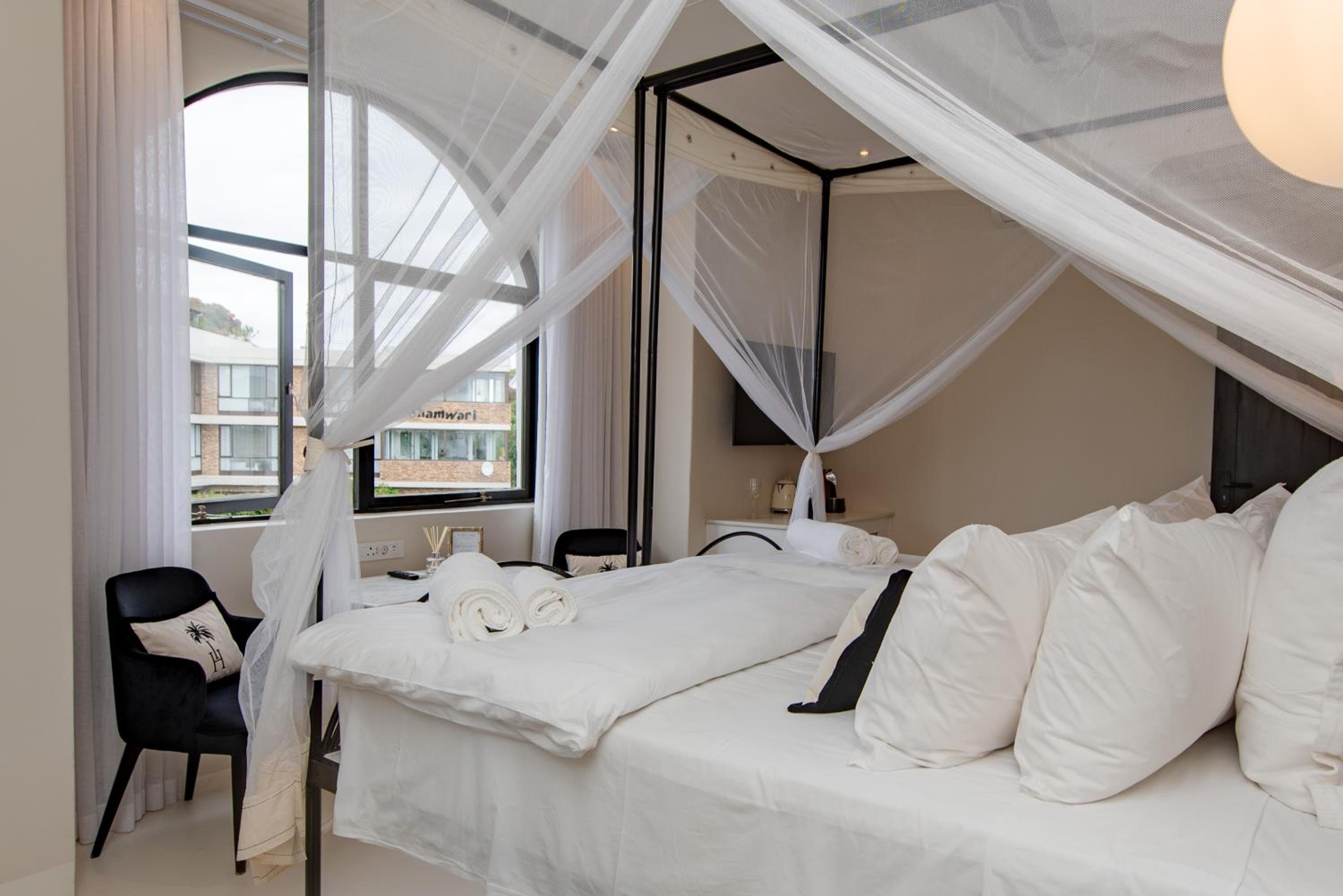 Standard Twin Room - Photo 2