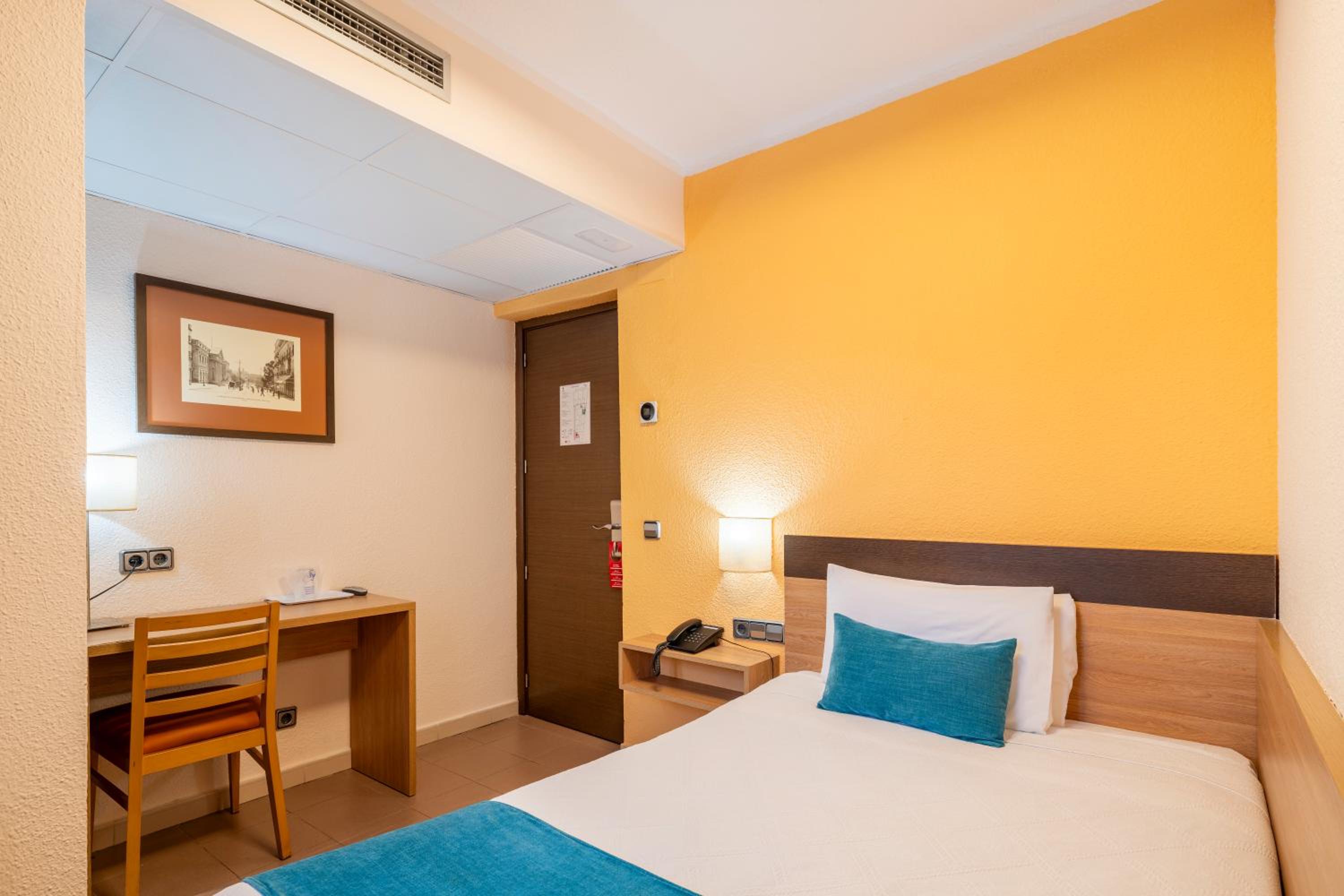 Single Room photo 3