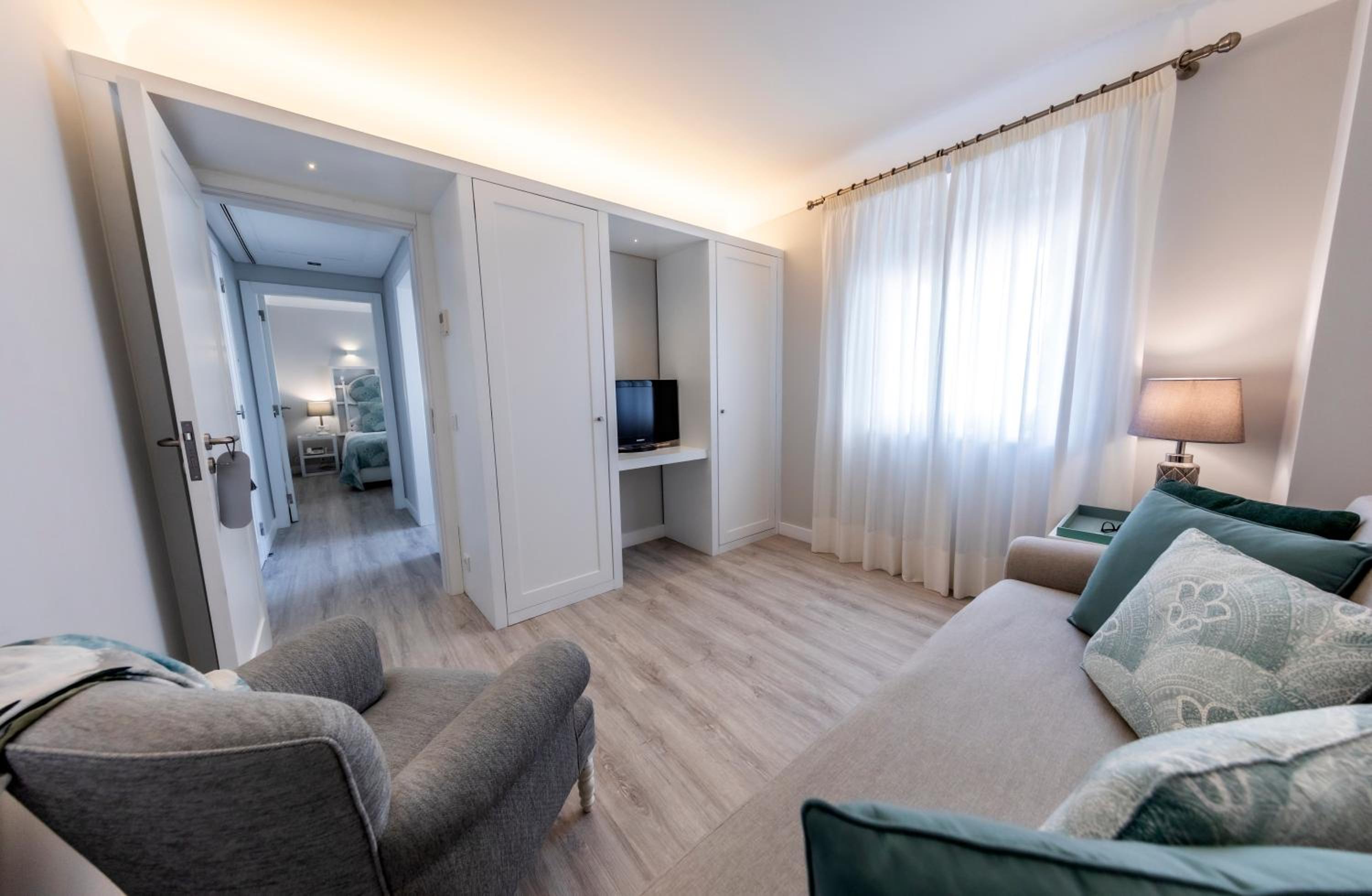 Superior Suite - Photo 2