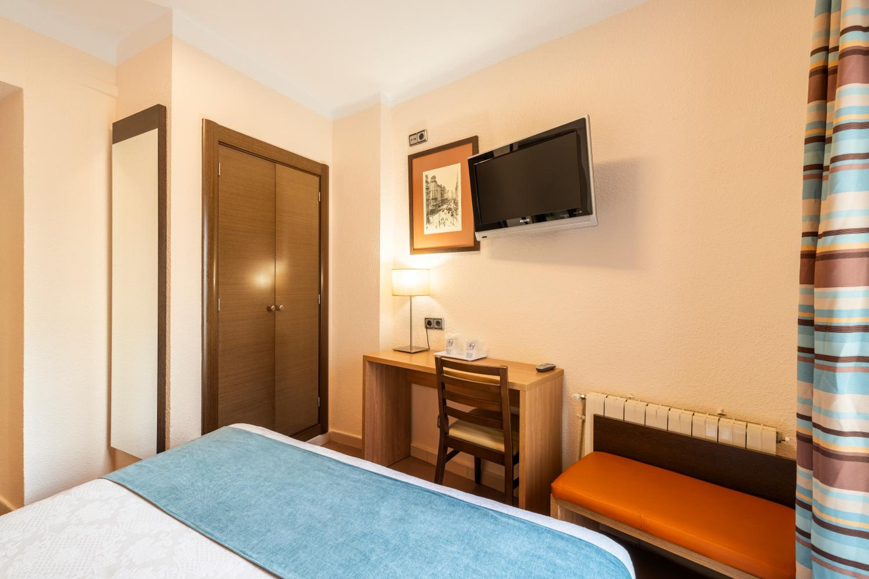 Double or Twin Room - Photo 44