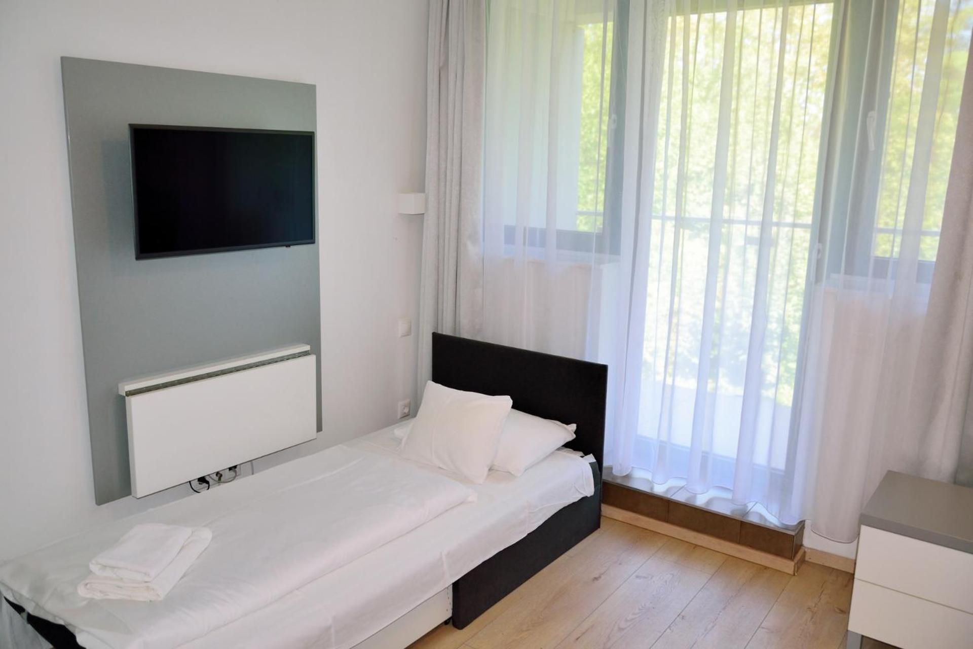 Triple Room with Balcony - Photo 4