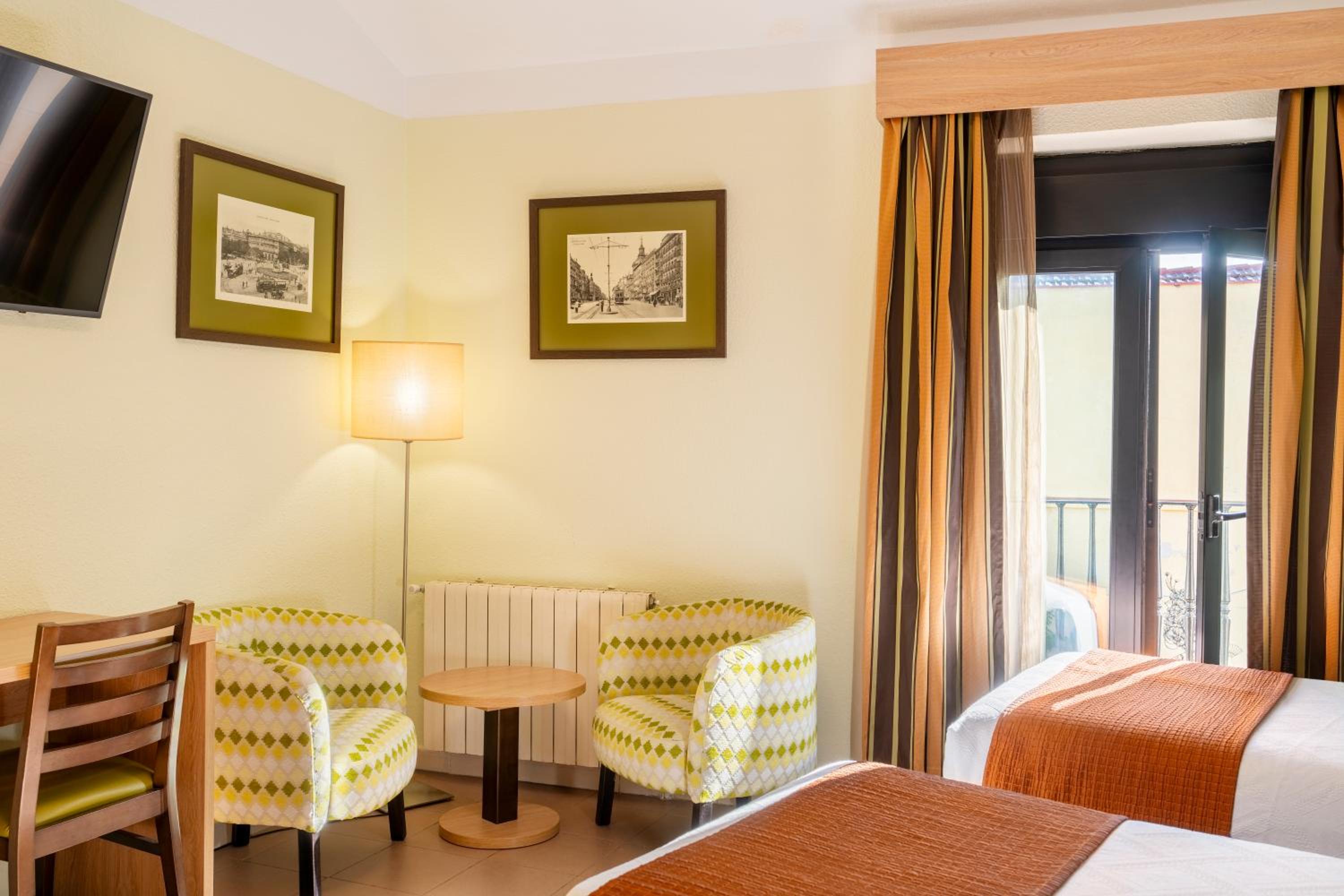 Triple Room - Photo 17