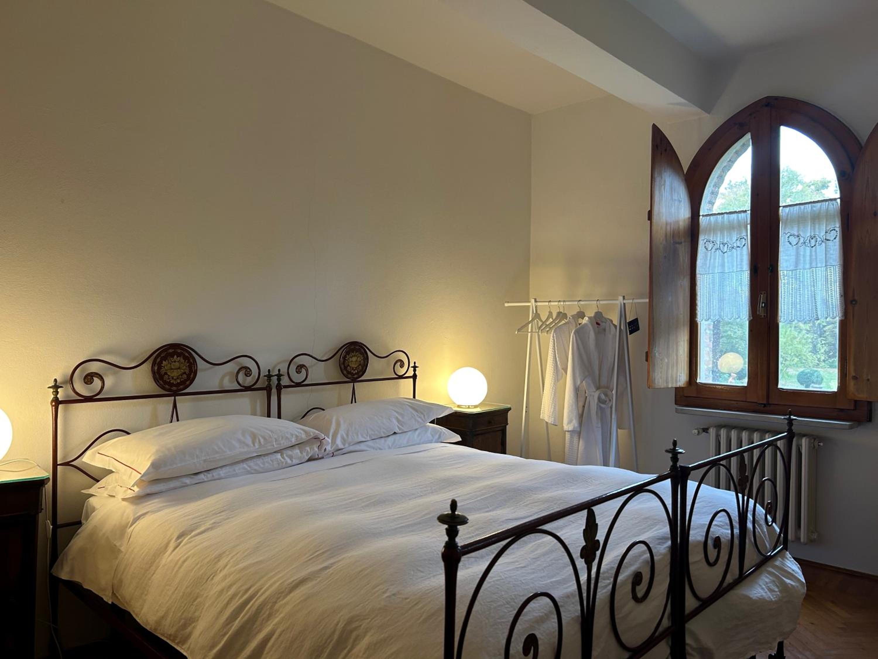 Standard Double Room photo 3