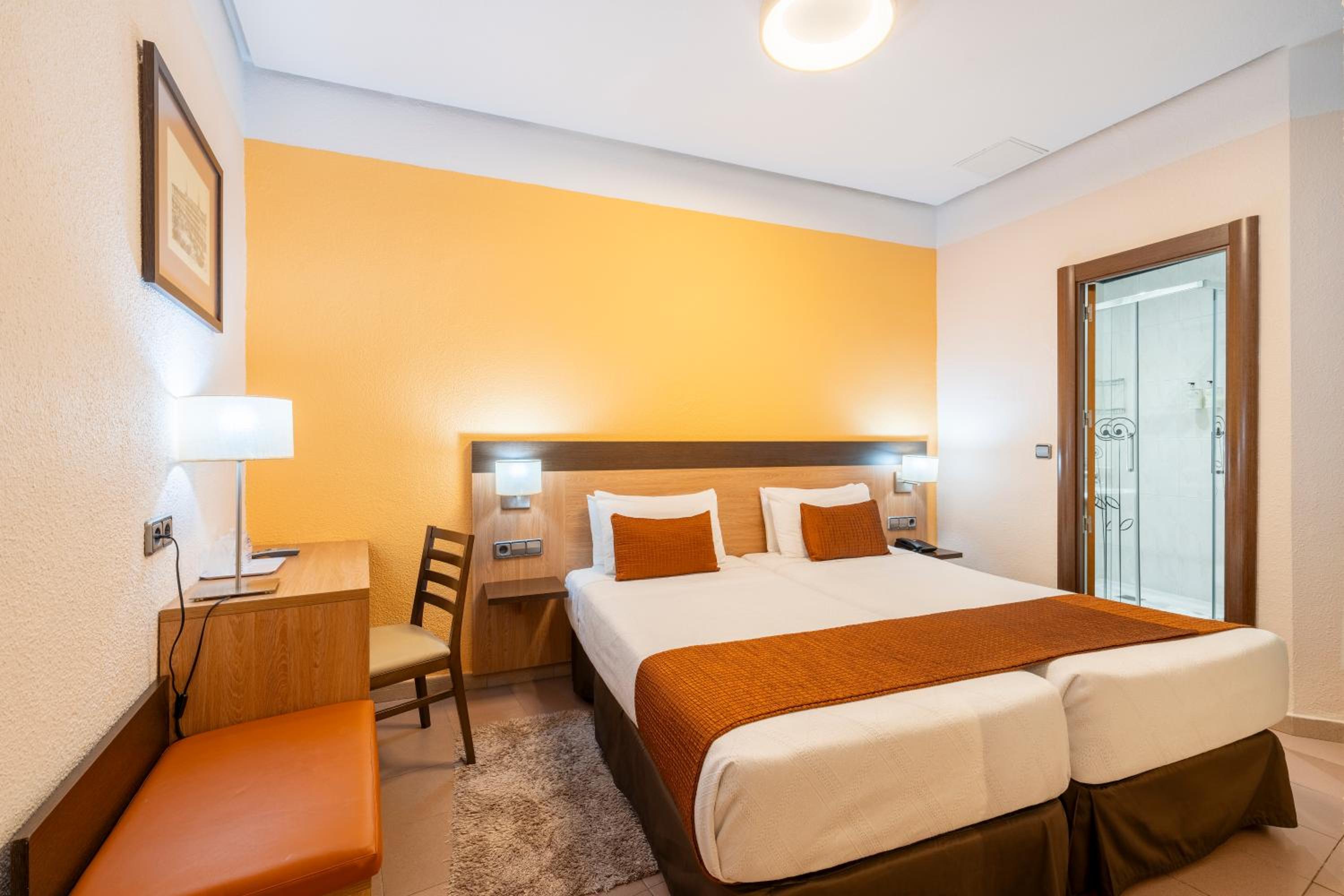 Double or Twin Room - Photo 23