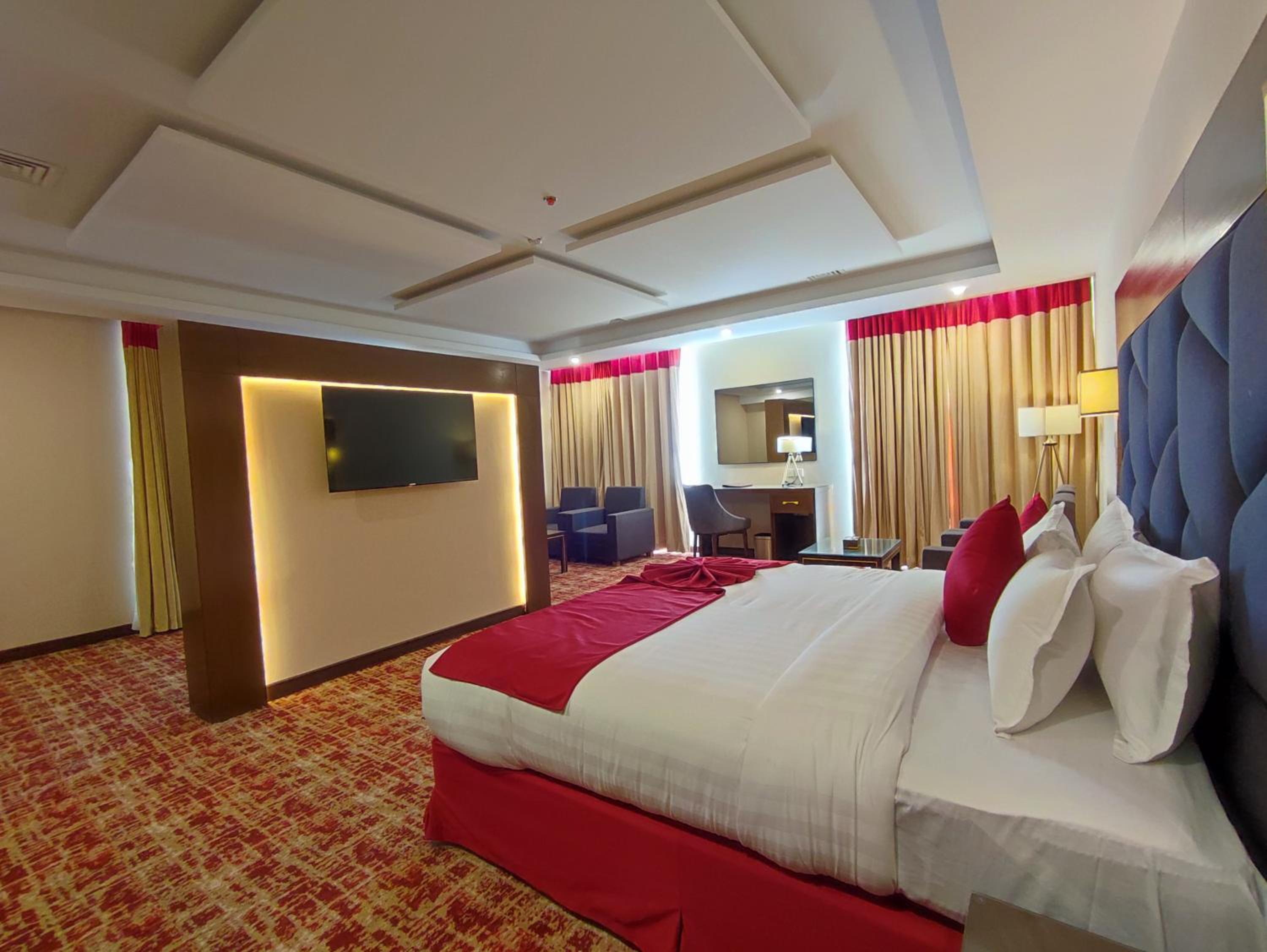 Panoramic Suite with Valley View - Photo 1