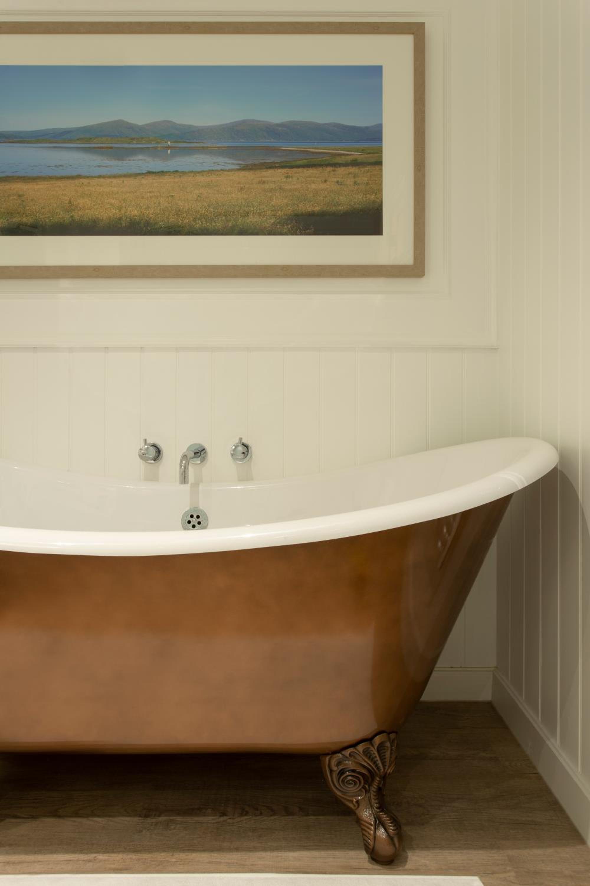 Retreat Suite with Hot Tub photo 3