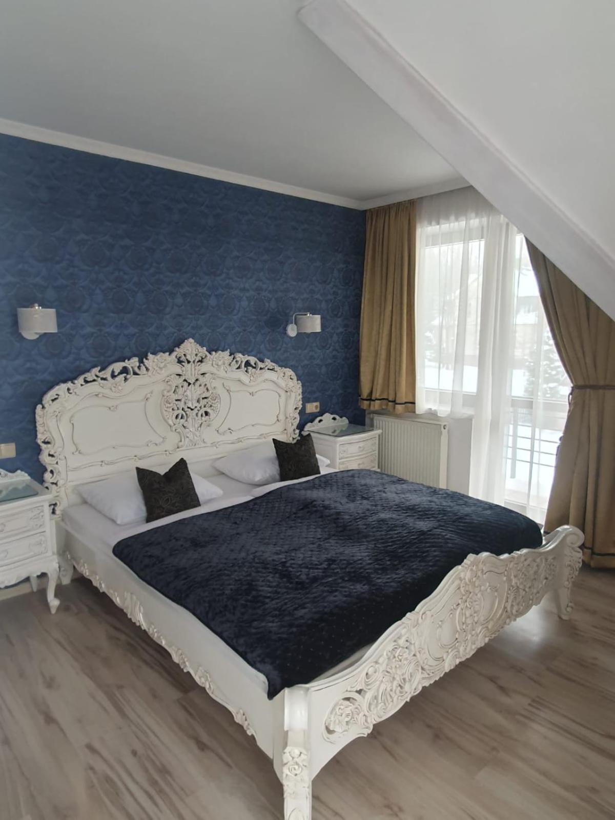 One-Bedroom Apartment with Balcony - Photo 6