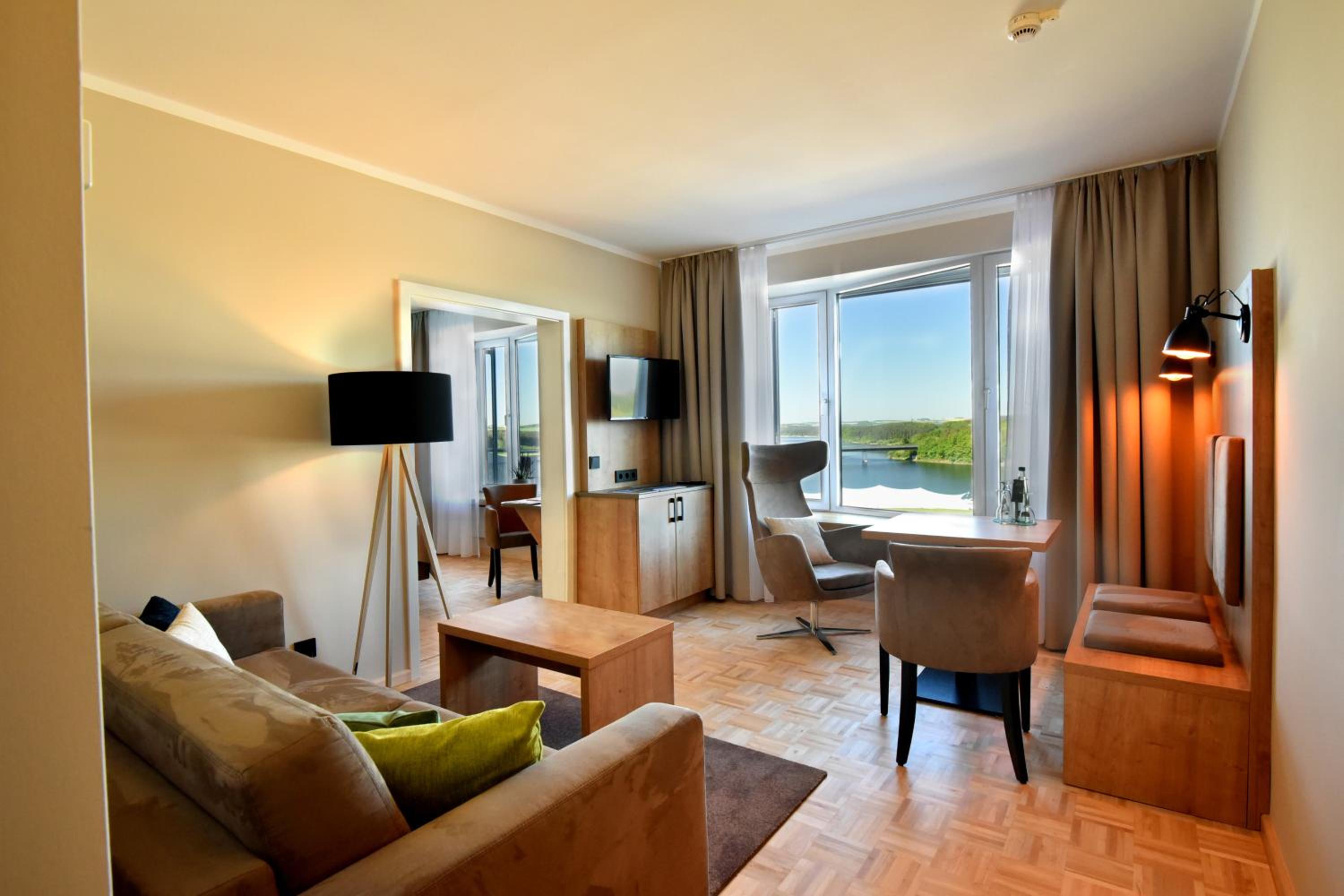 Junior Suite - Lake Side
