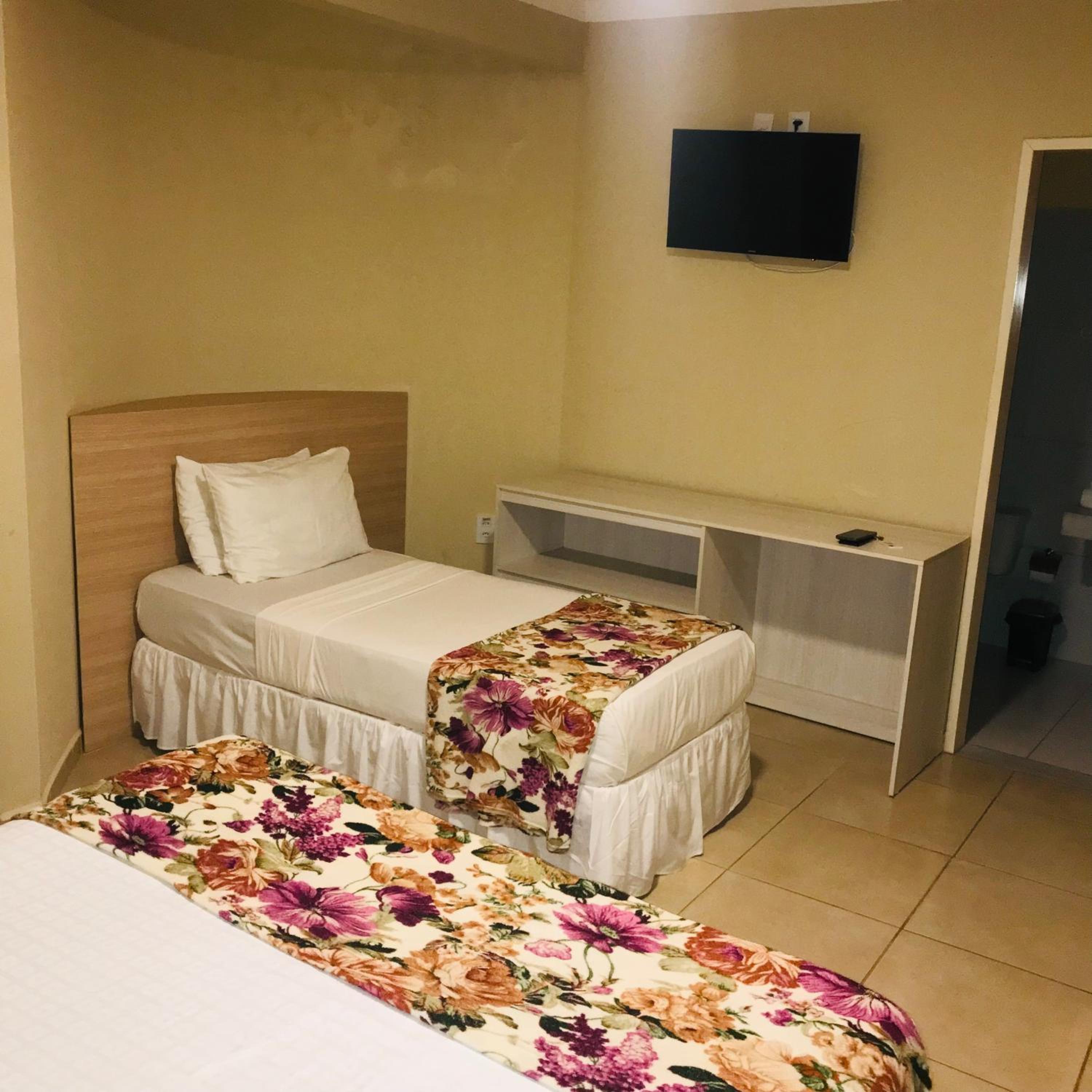 Deluxe Room - Photo 8