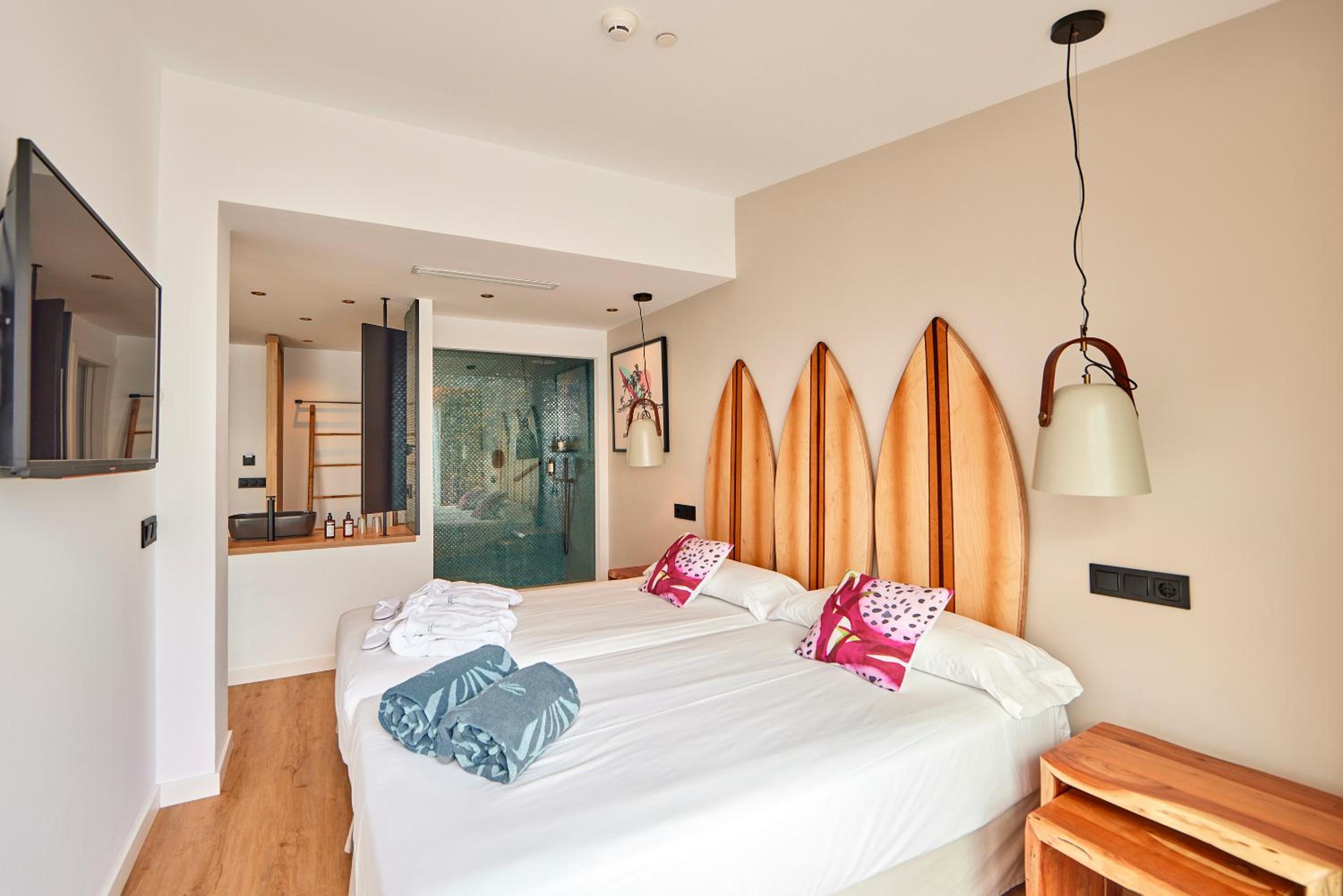 Hang Loose Suite with Sea View
