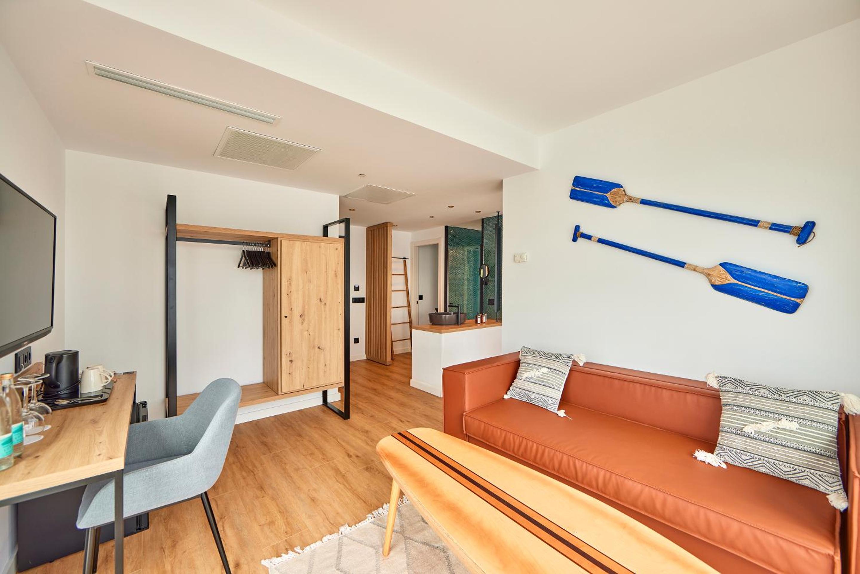 Hang Loose Suite with Sea View