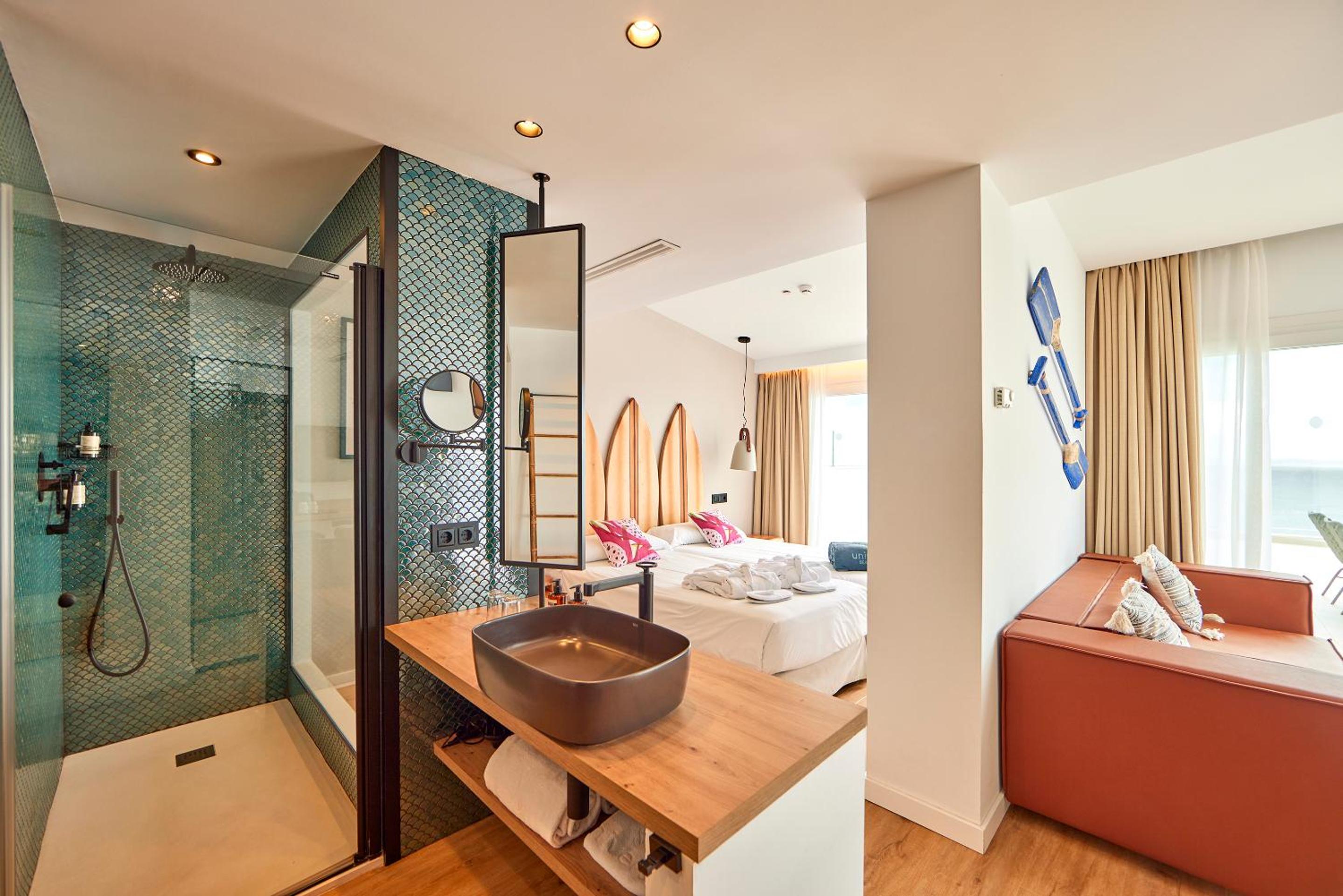 Hang Loose Suite with Sea View thumbnail 5