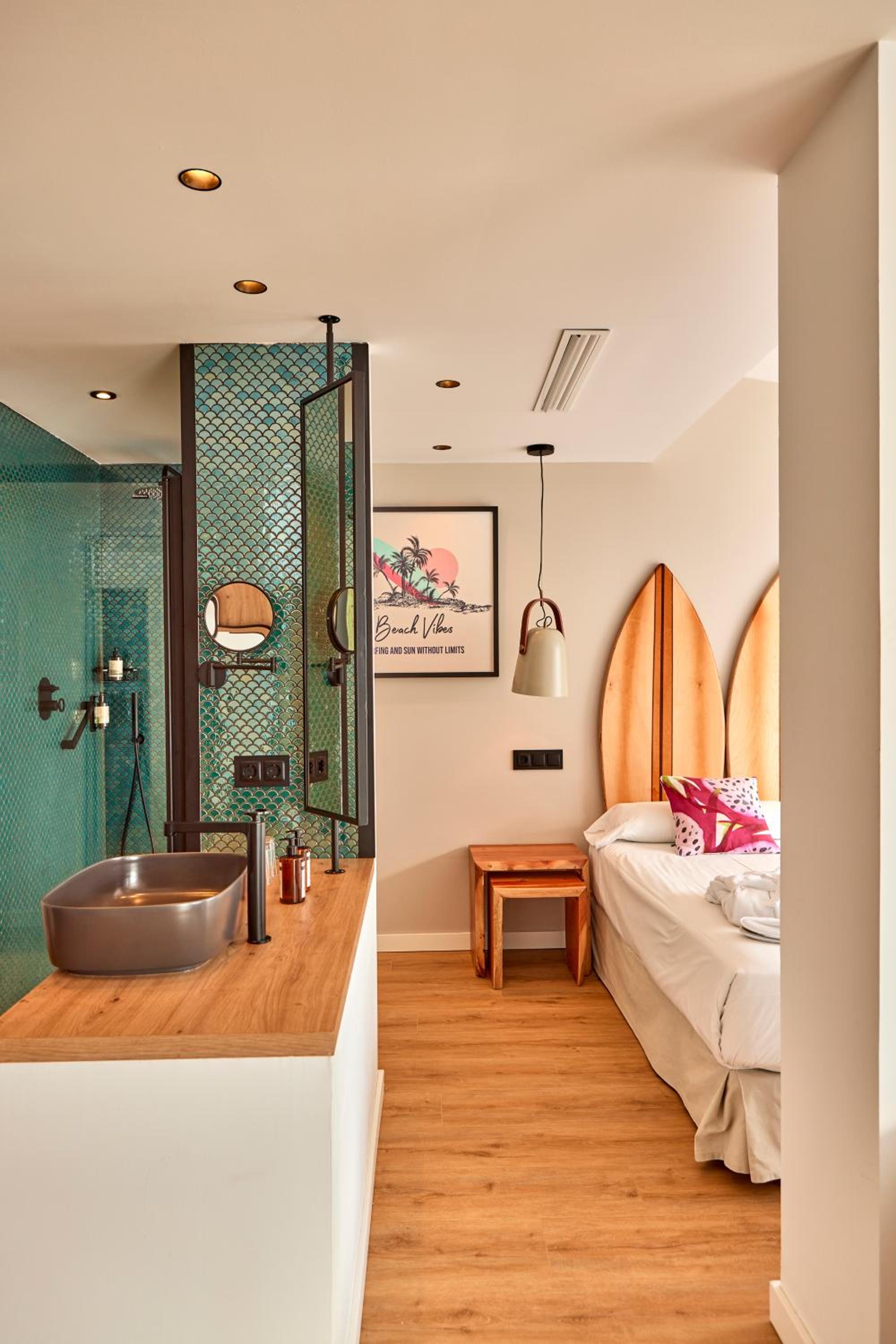 Hang Loose Suite with Sea View - Photo 10