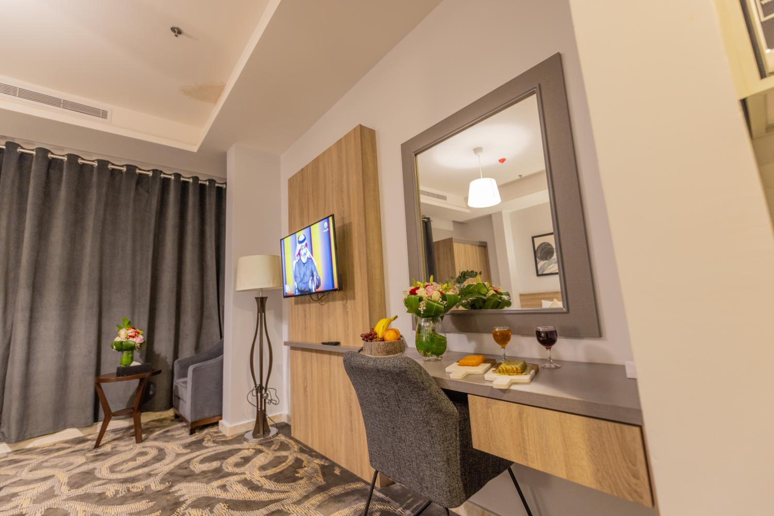 Standard Twin Room - Photo 10