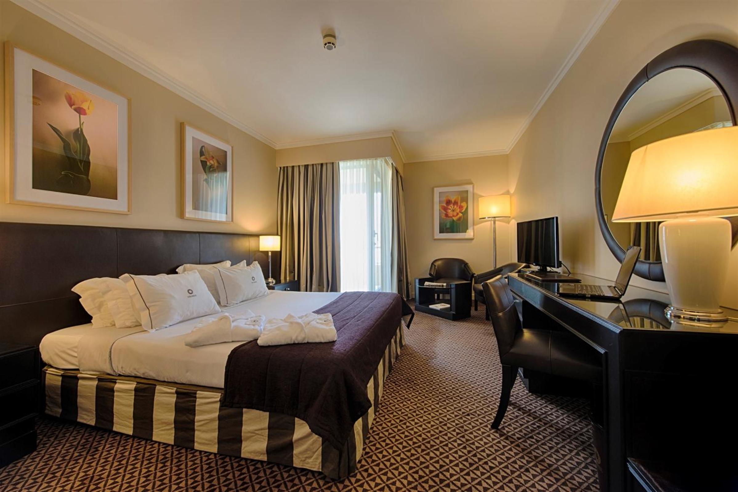Superior Double or Twin Room - Photo 7