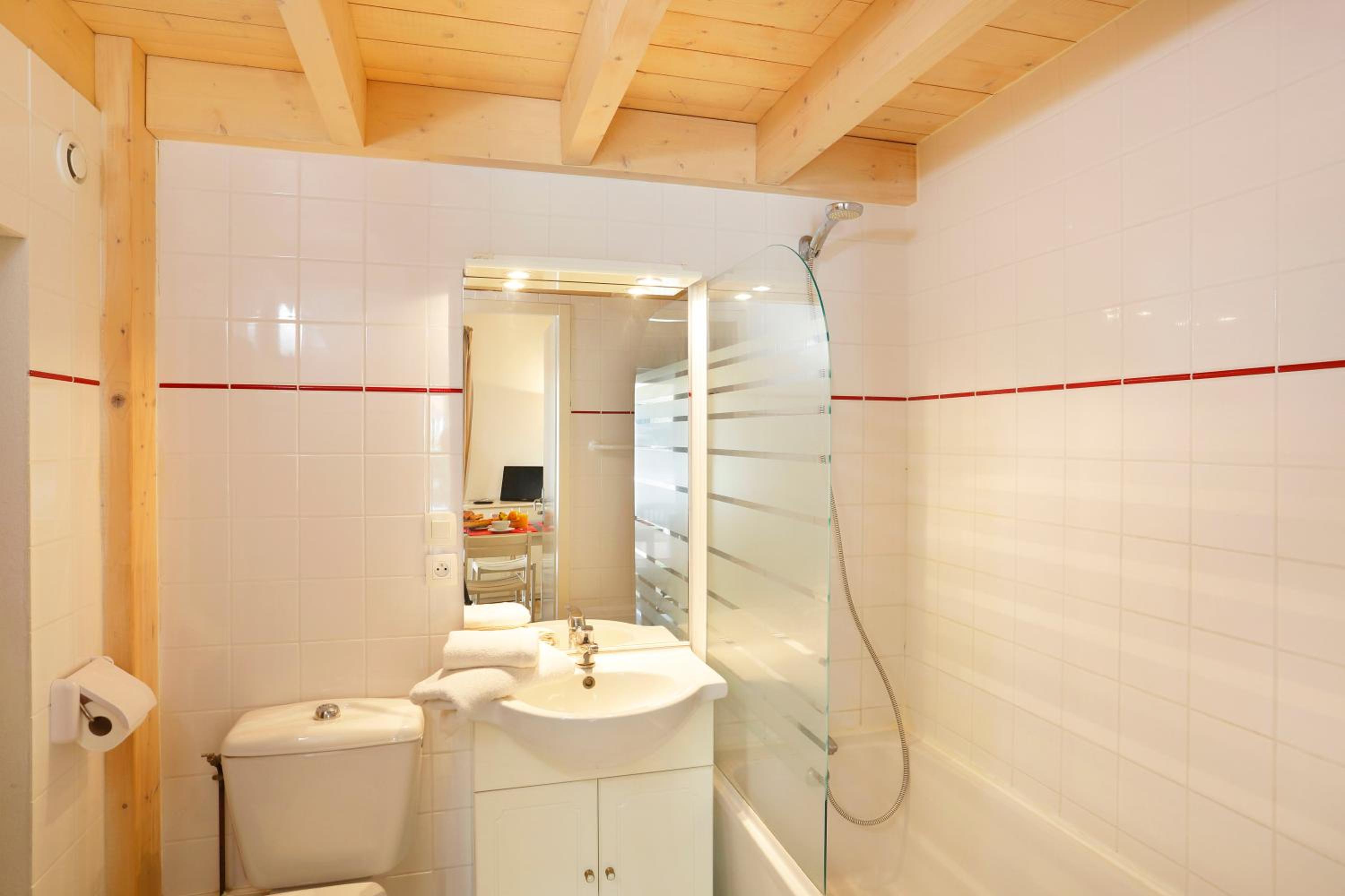 One Bedroom Apartment with Mezzanine (4 Adults) photo 1