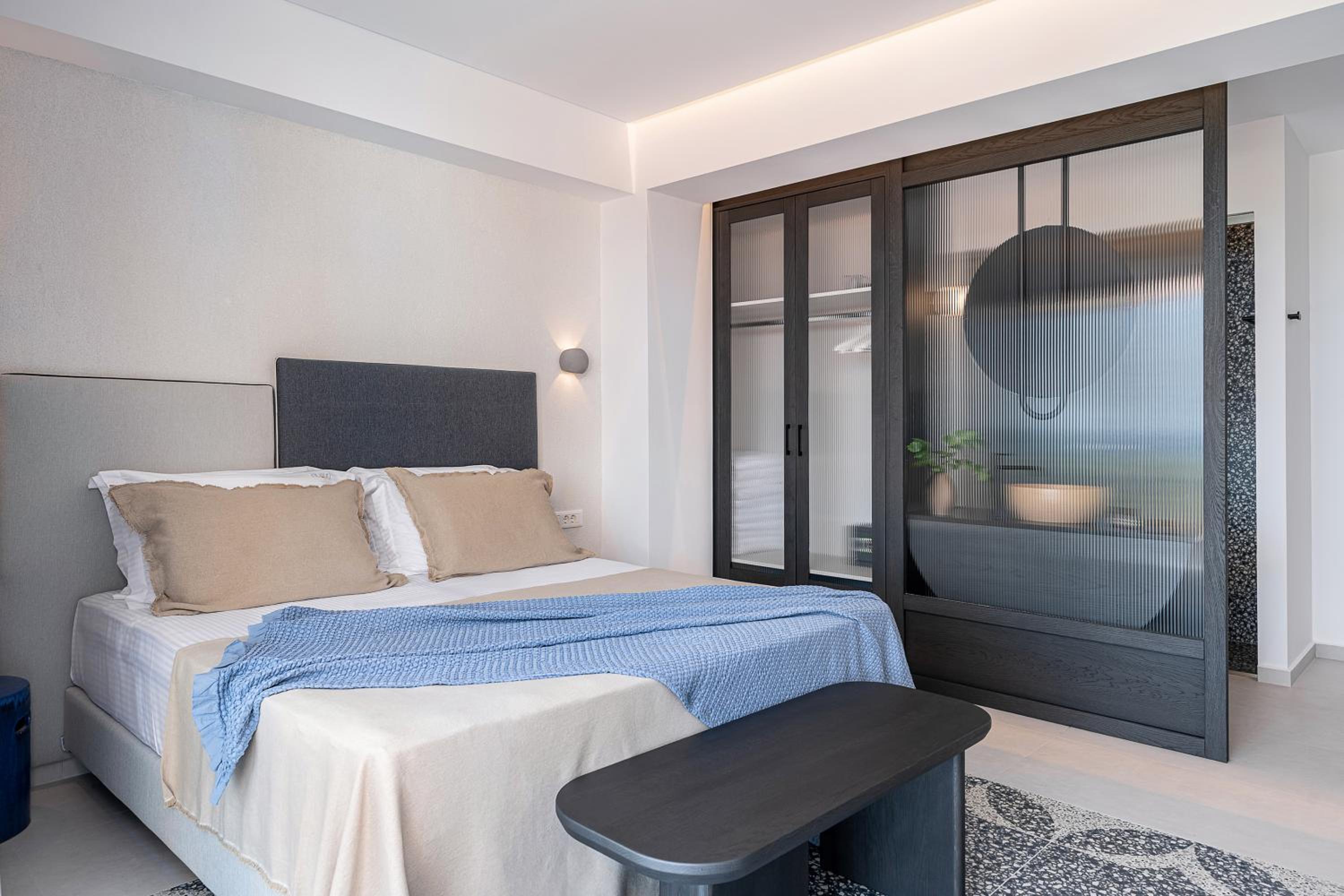 Junior Suite with Jacuzzi & Sea View