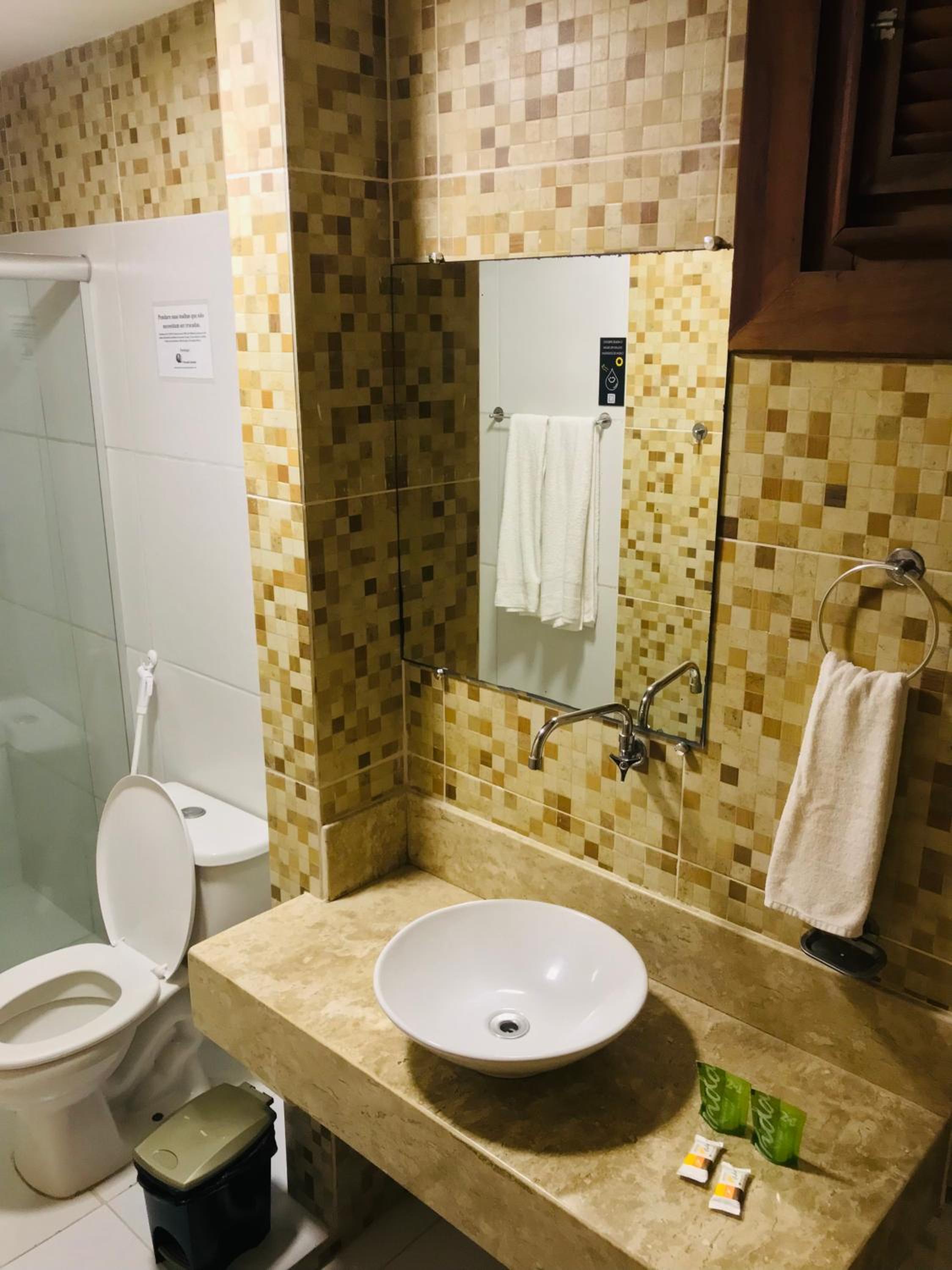 Deluxe Room - Photo 11