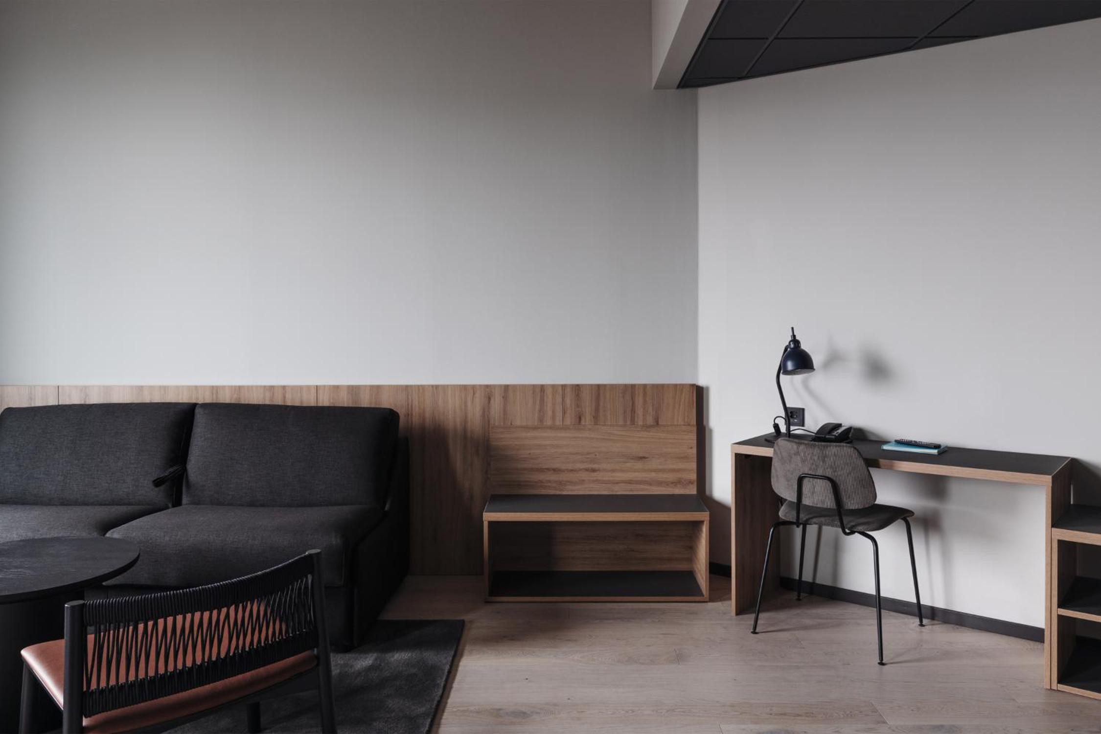 Deluxe Family Room - Photo 11