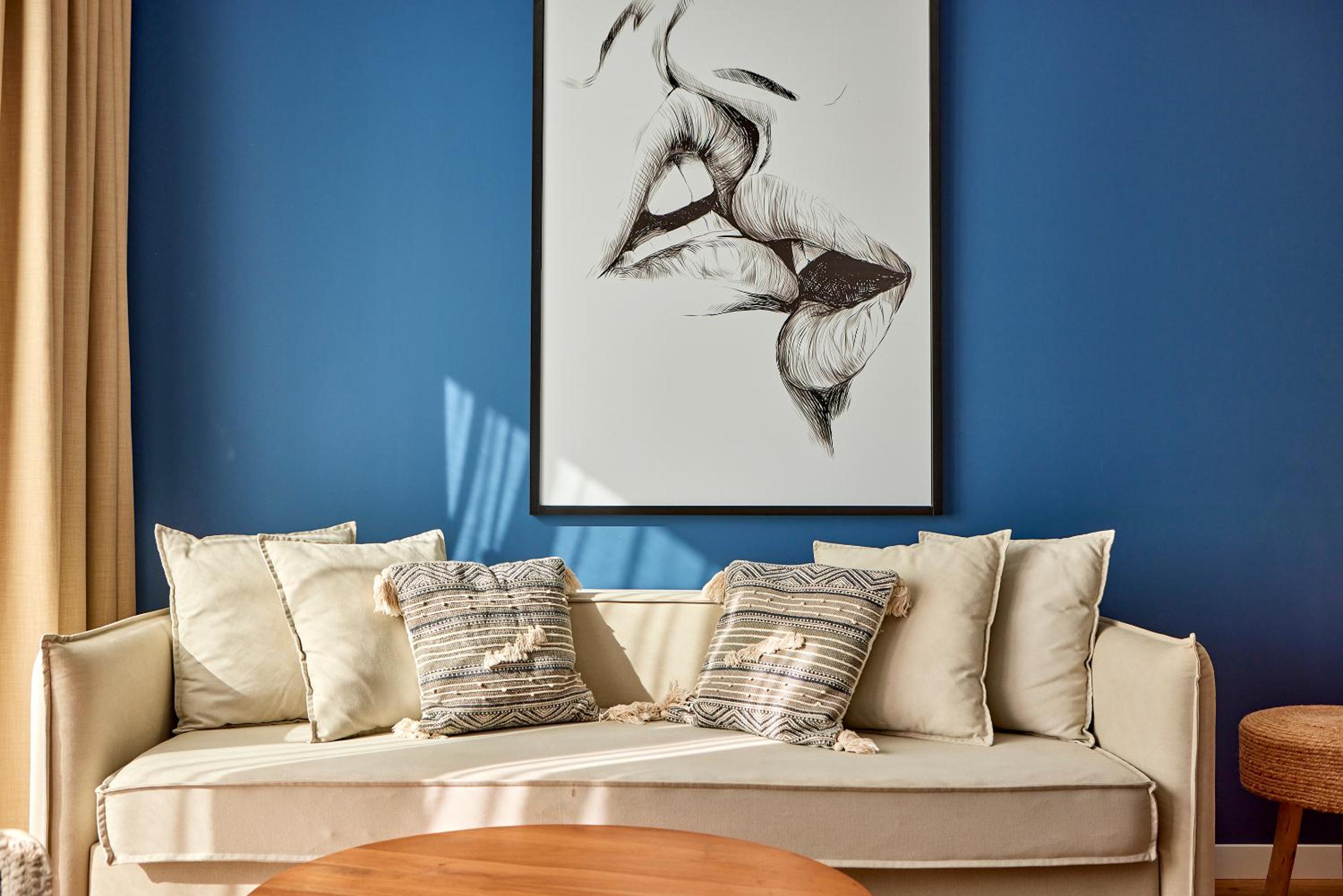 Cozy Suite with Sea View thumbnail 5
