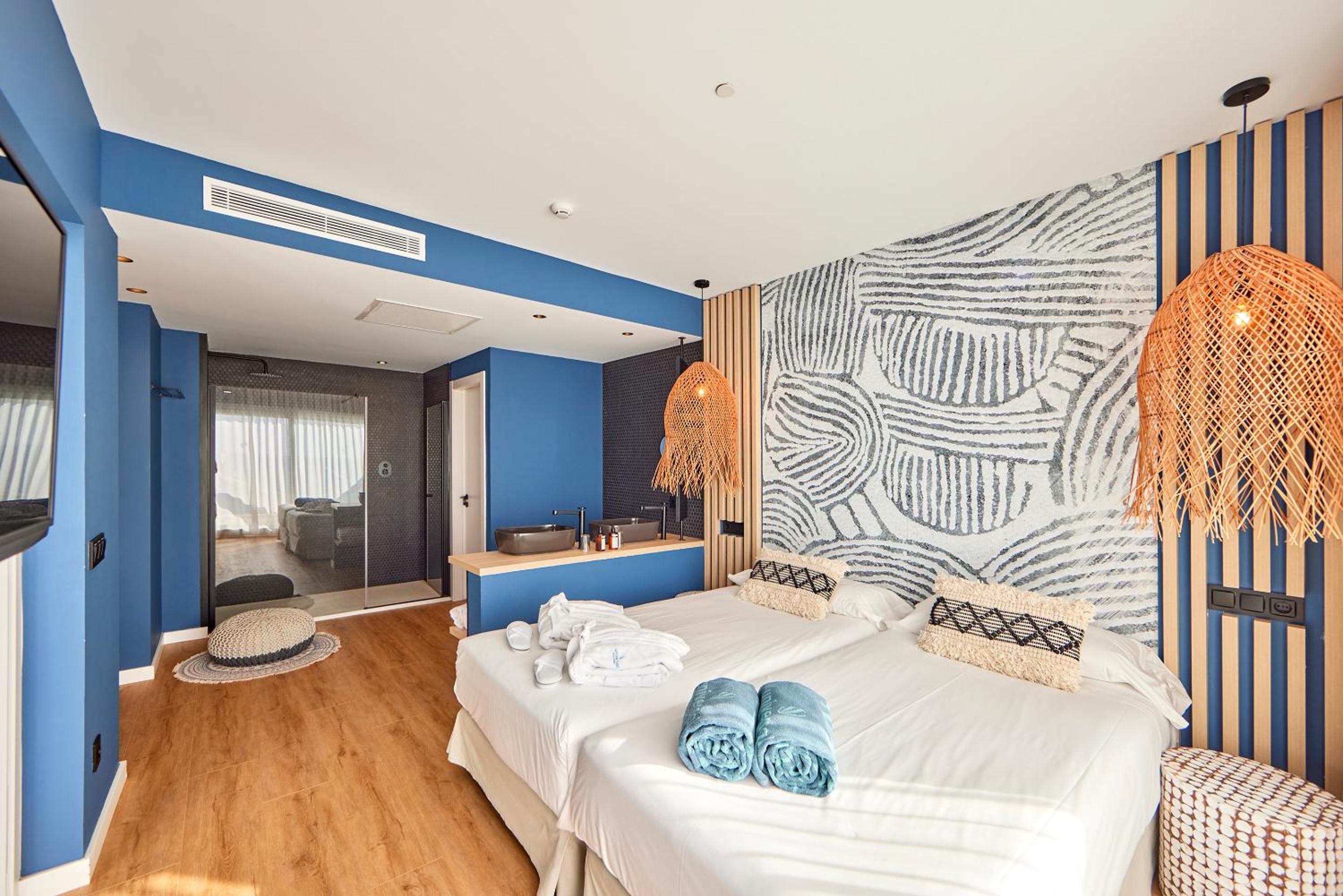 Cozy Suite with Sea View